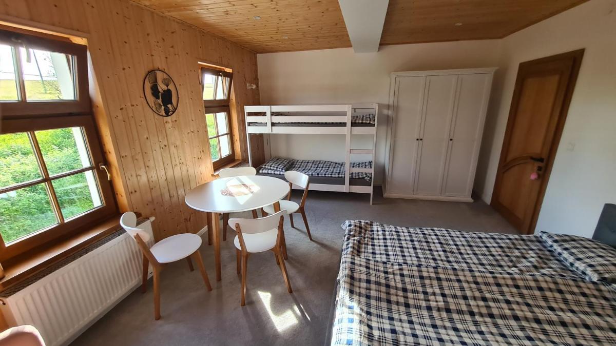 Quadruple Room with Private Bathroom photo 3