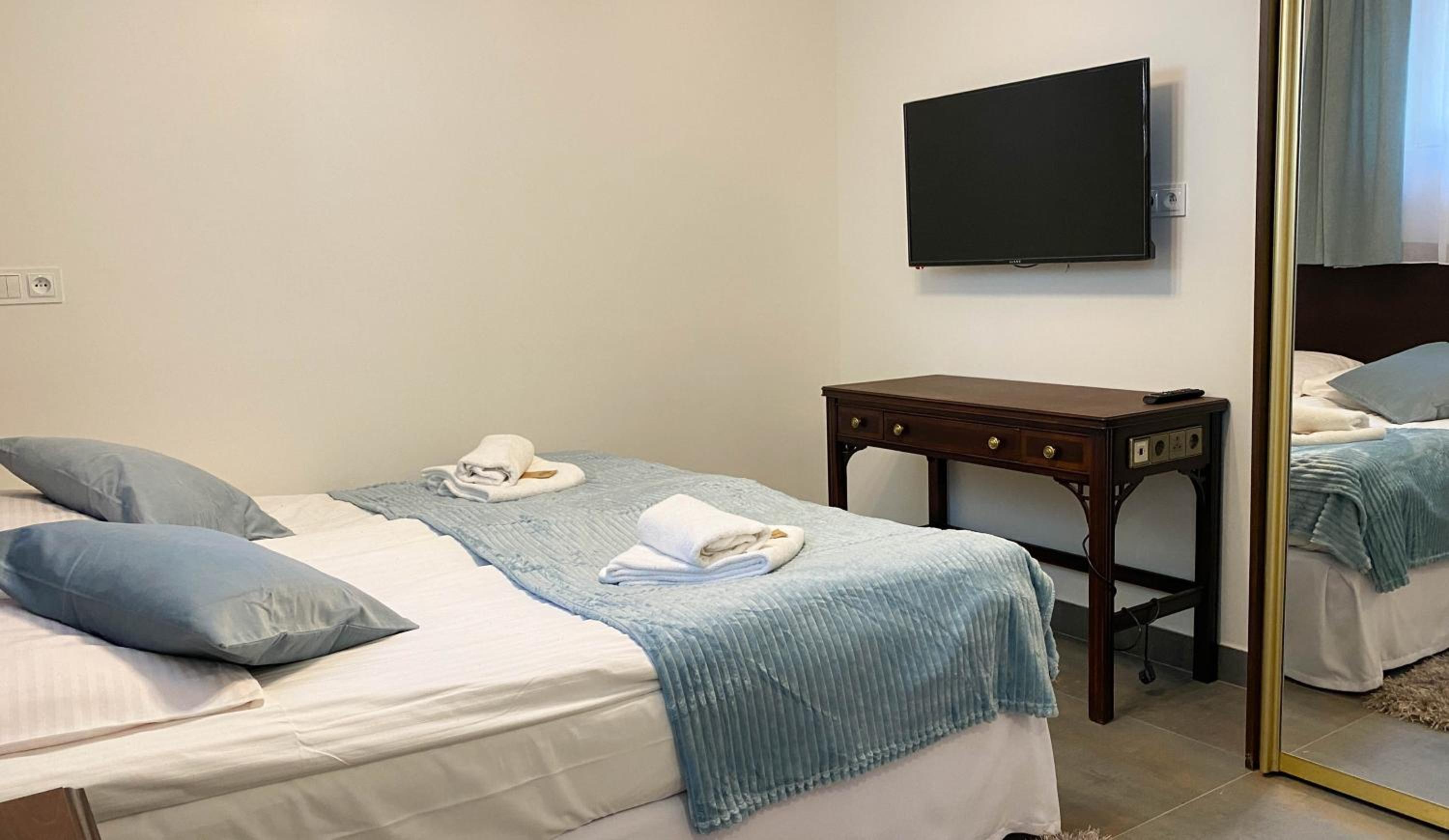 Double Room with Private Bathroom photo 3