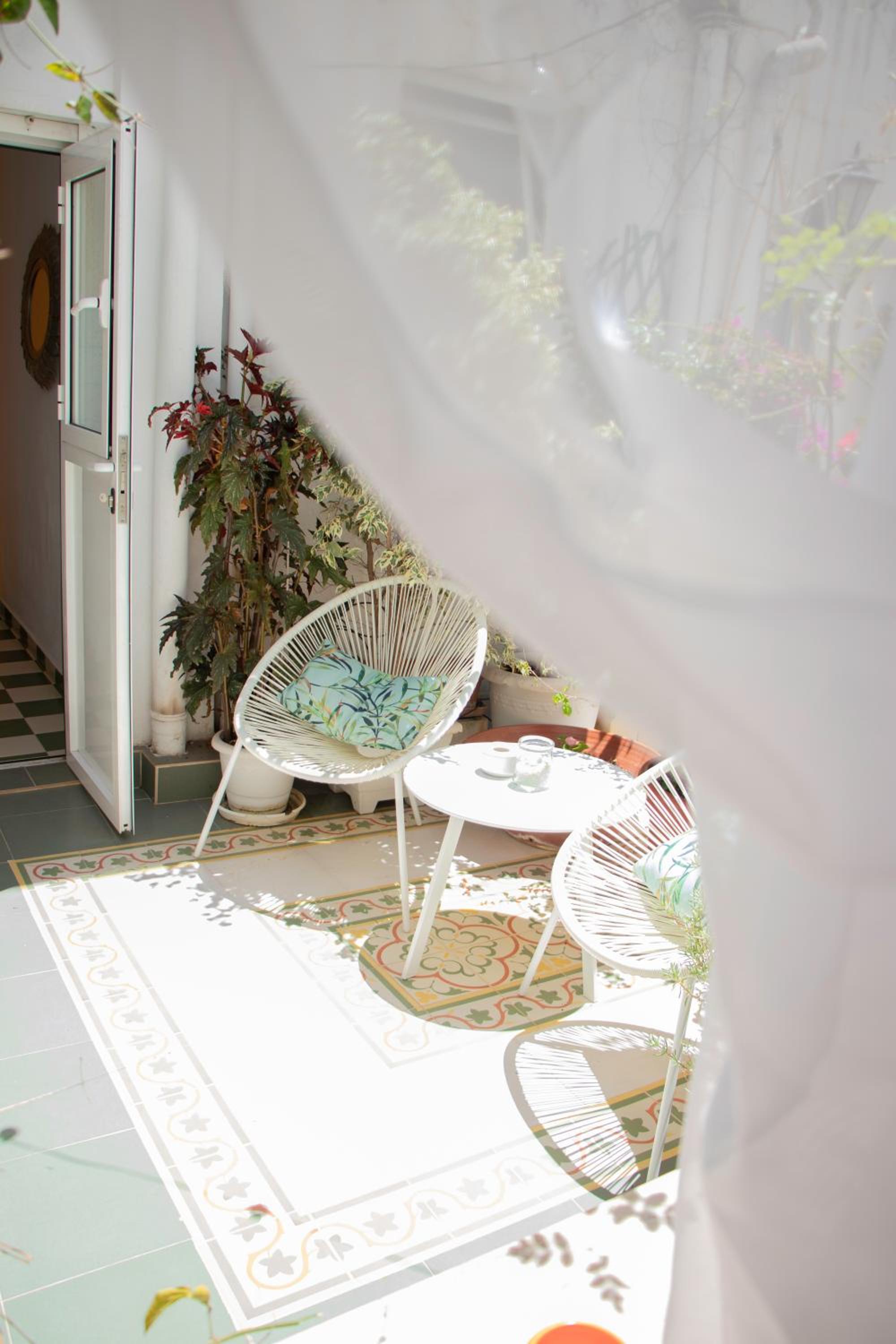 Double Room with Private Bathroom - Photo 8