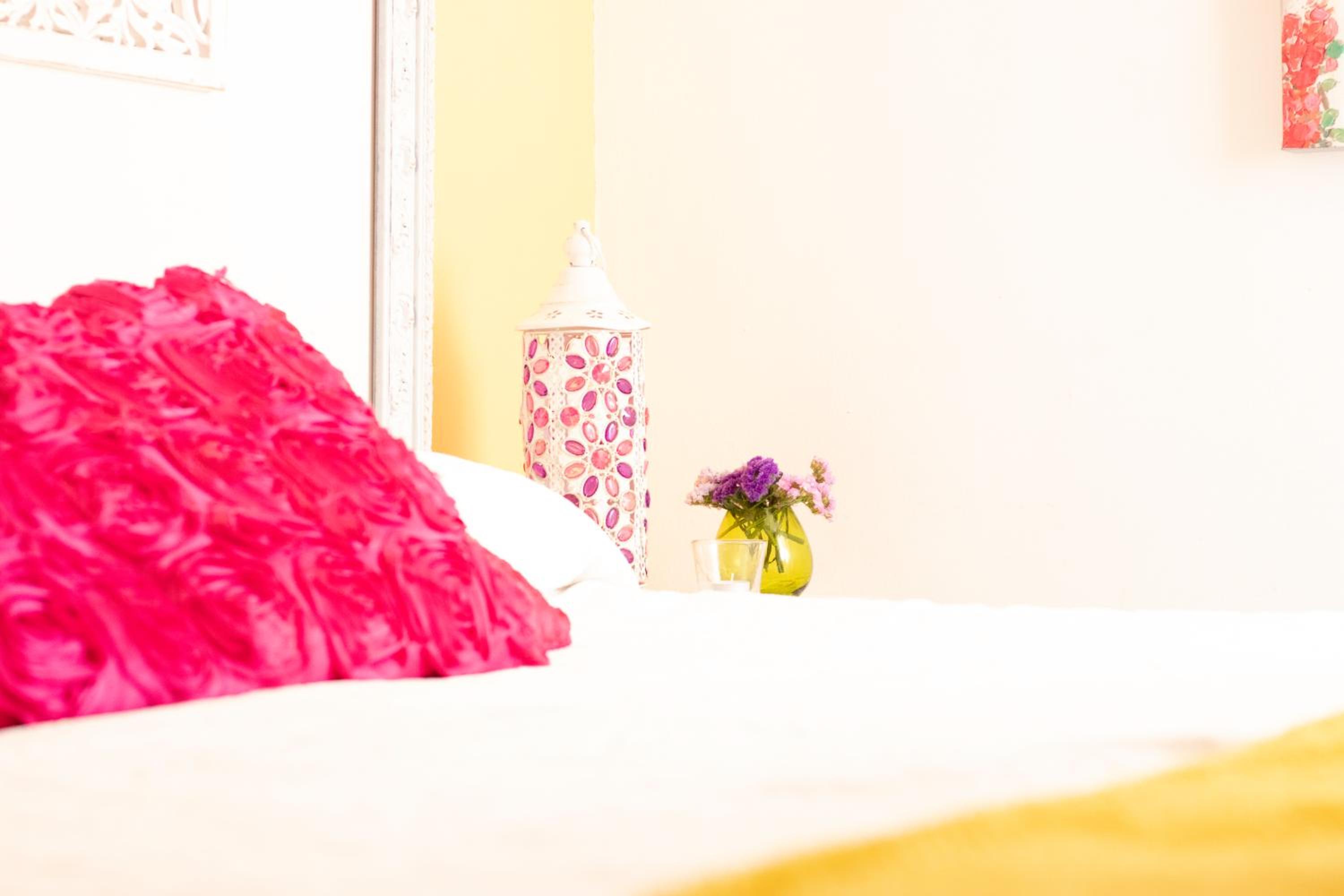Double Room with Private Bathroom - Photo 29