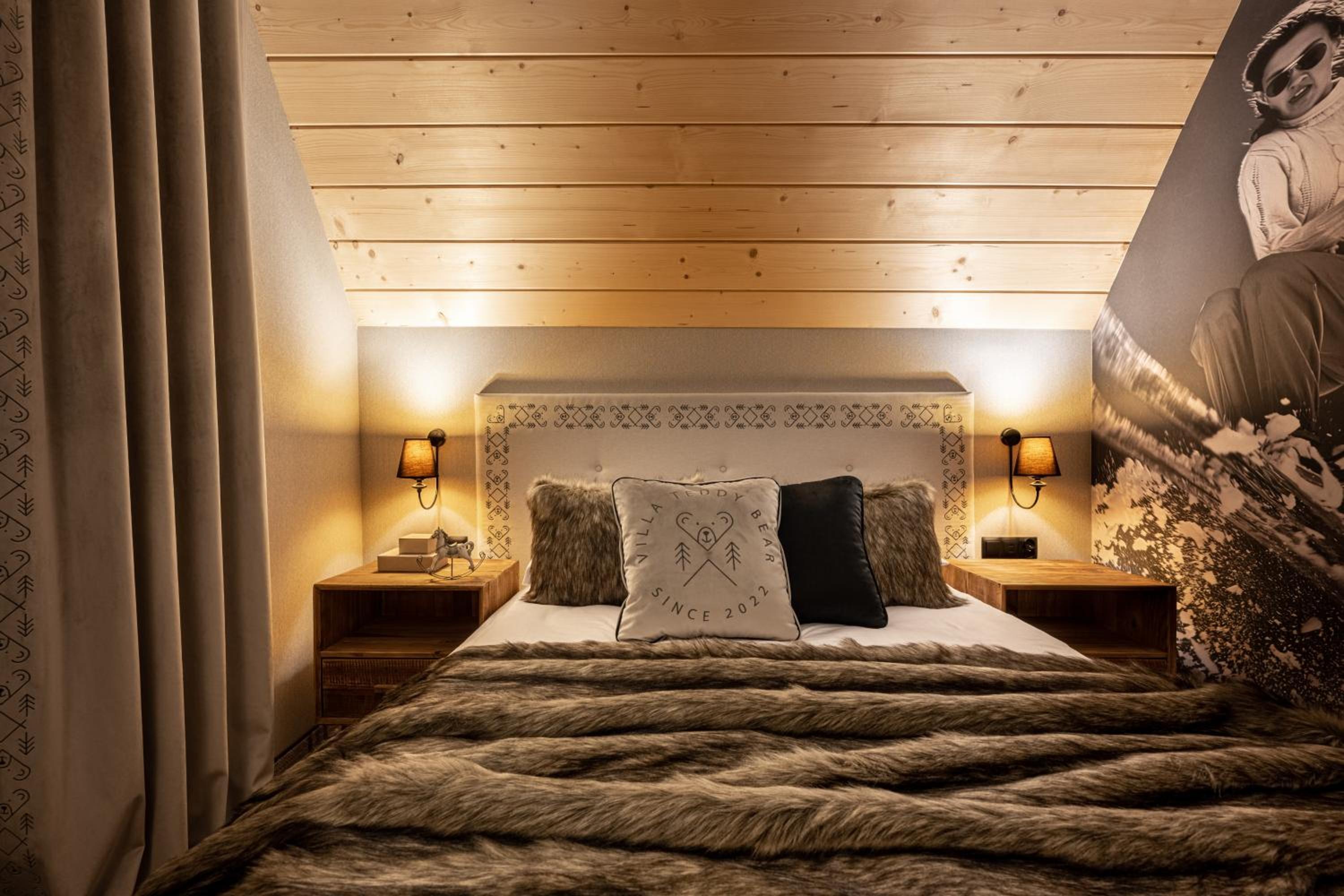 Deluxe Double Room with Balcony photo 3