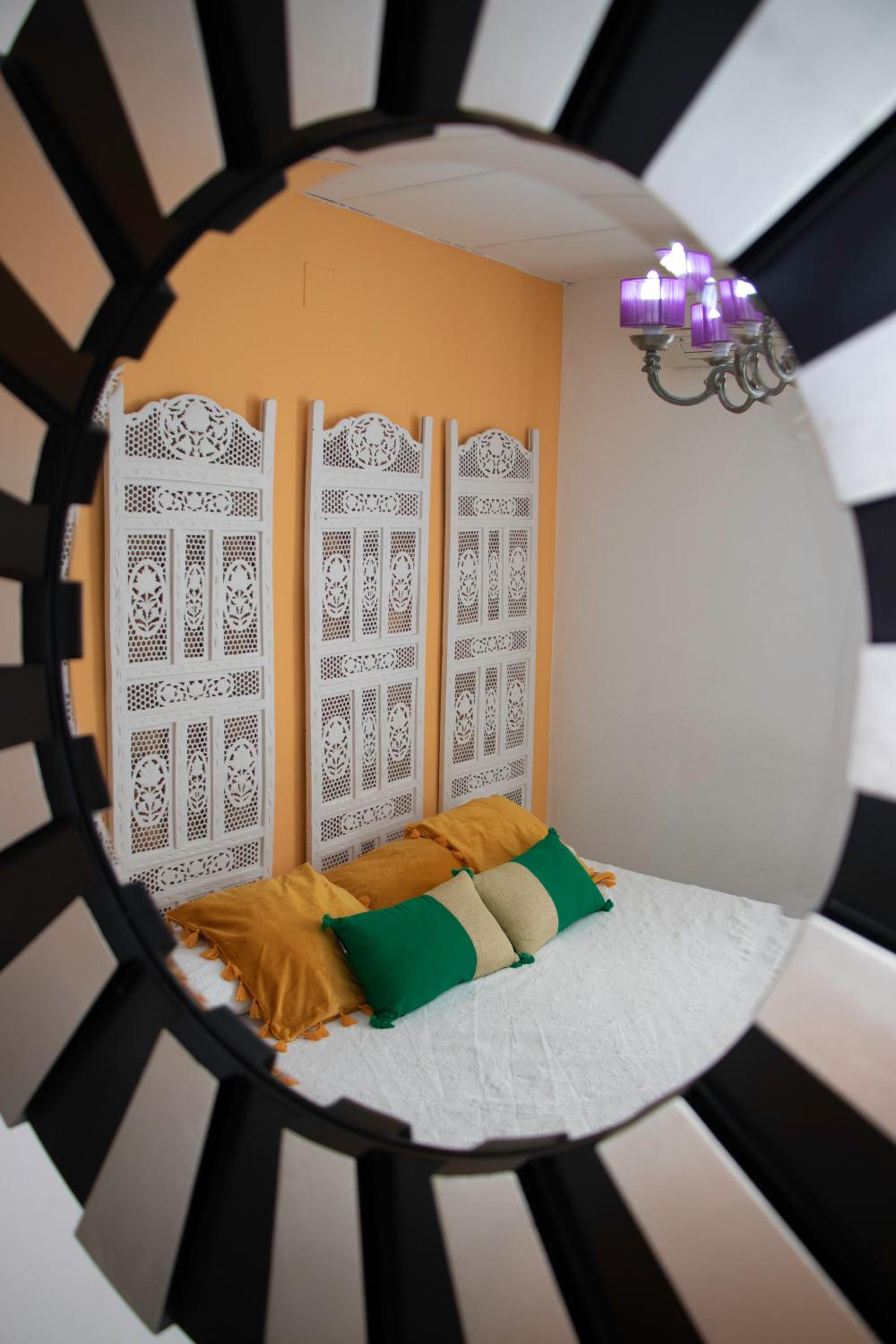 Double Room with Private Bathroom - Photo 25