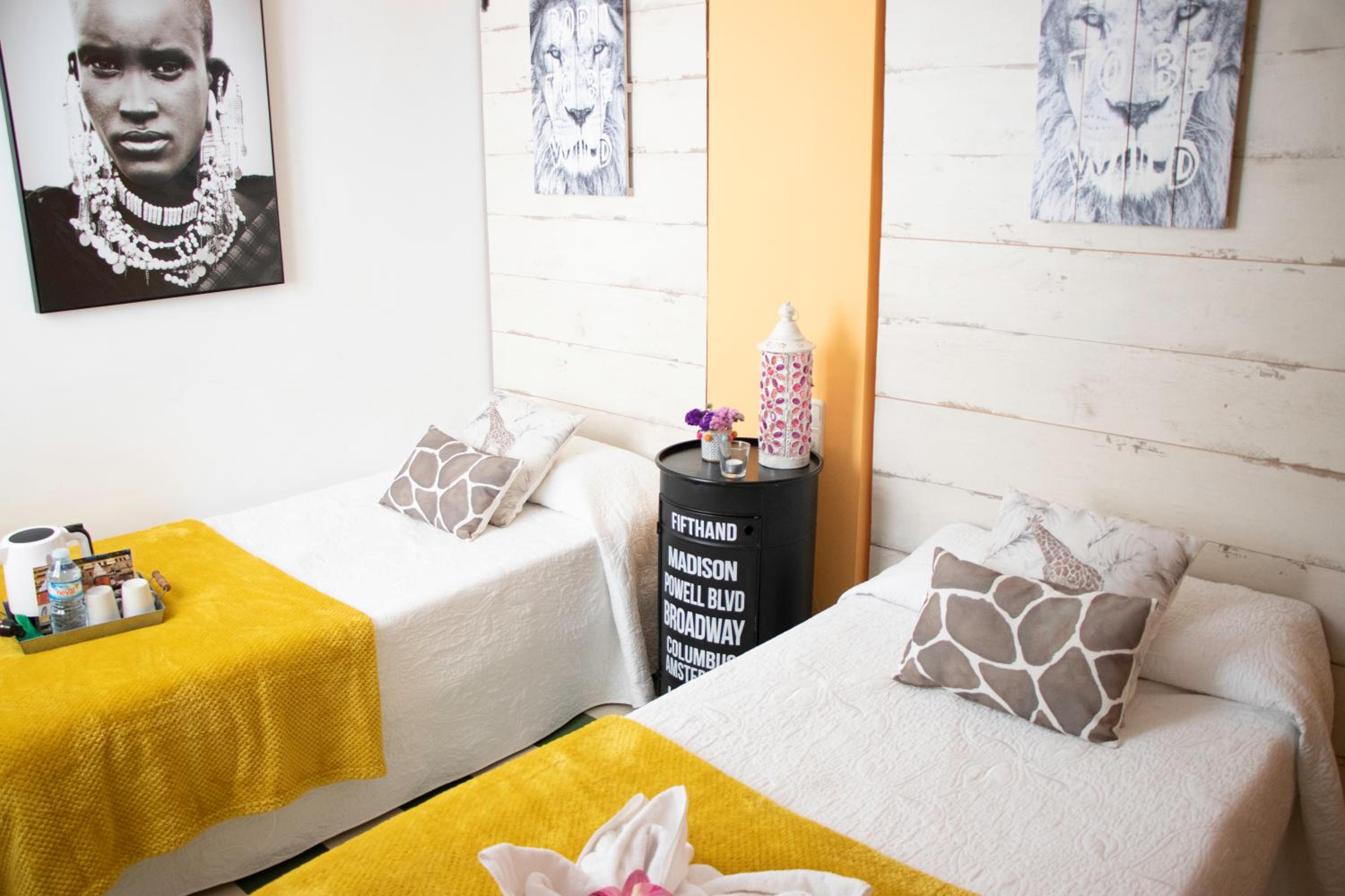 Double Room with Private Bathroom - Photo 41