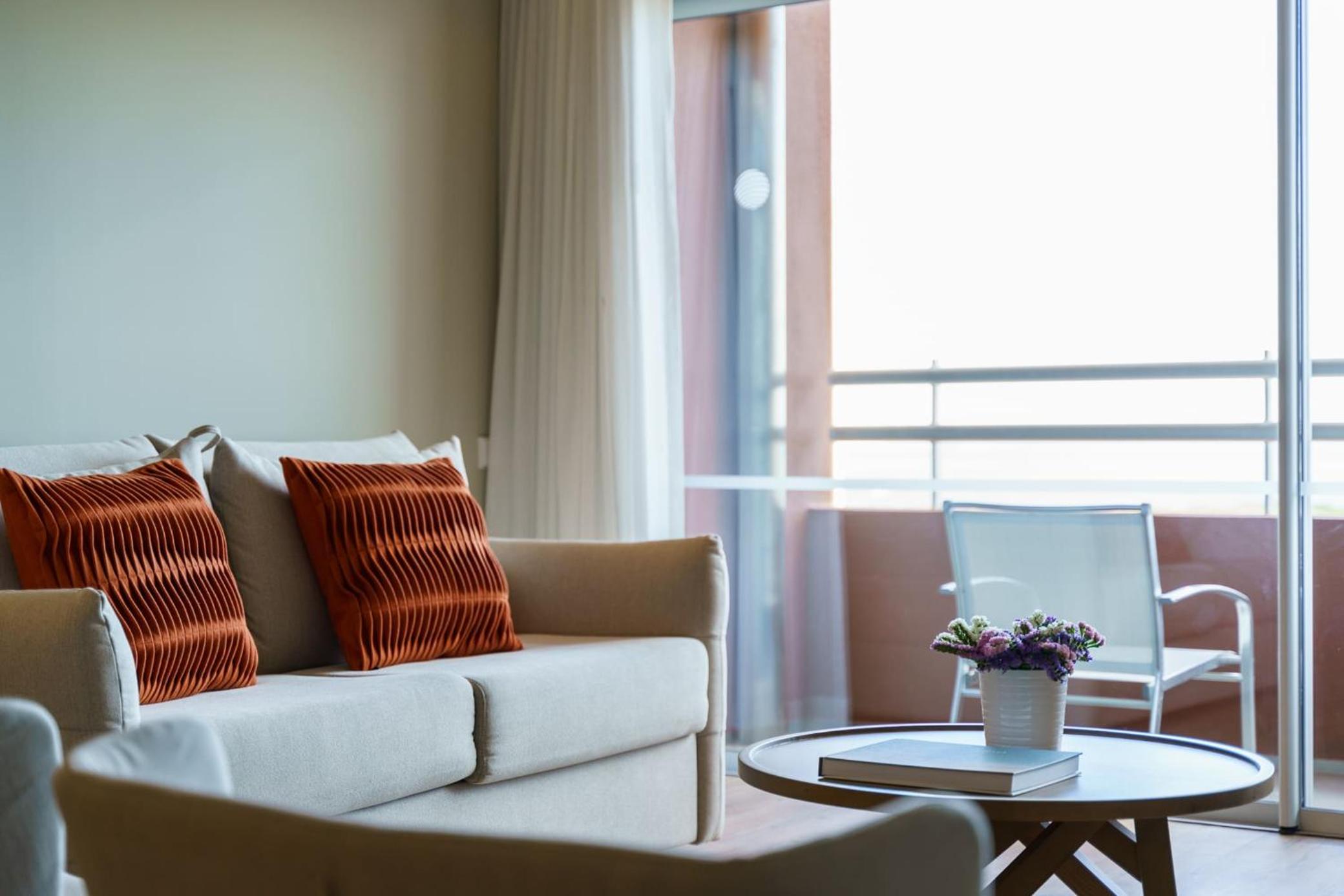 Premium Two-Bedroom Apartment with River View - Photo 4