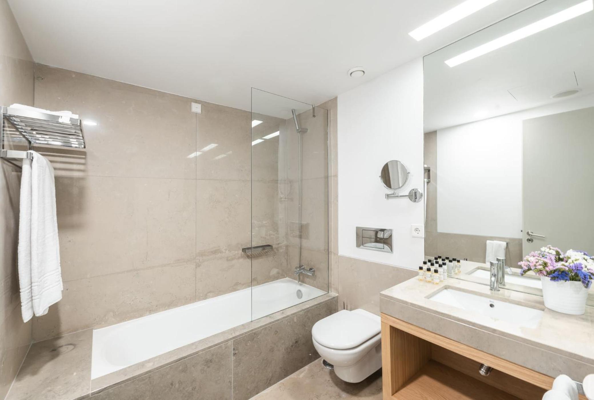 Premium One-Bedroom Apartment with River View - Photo 6
