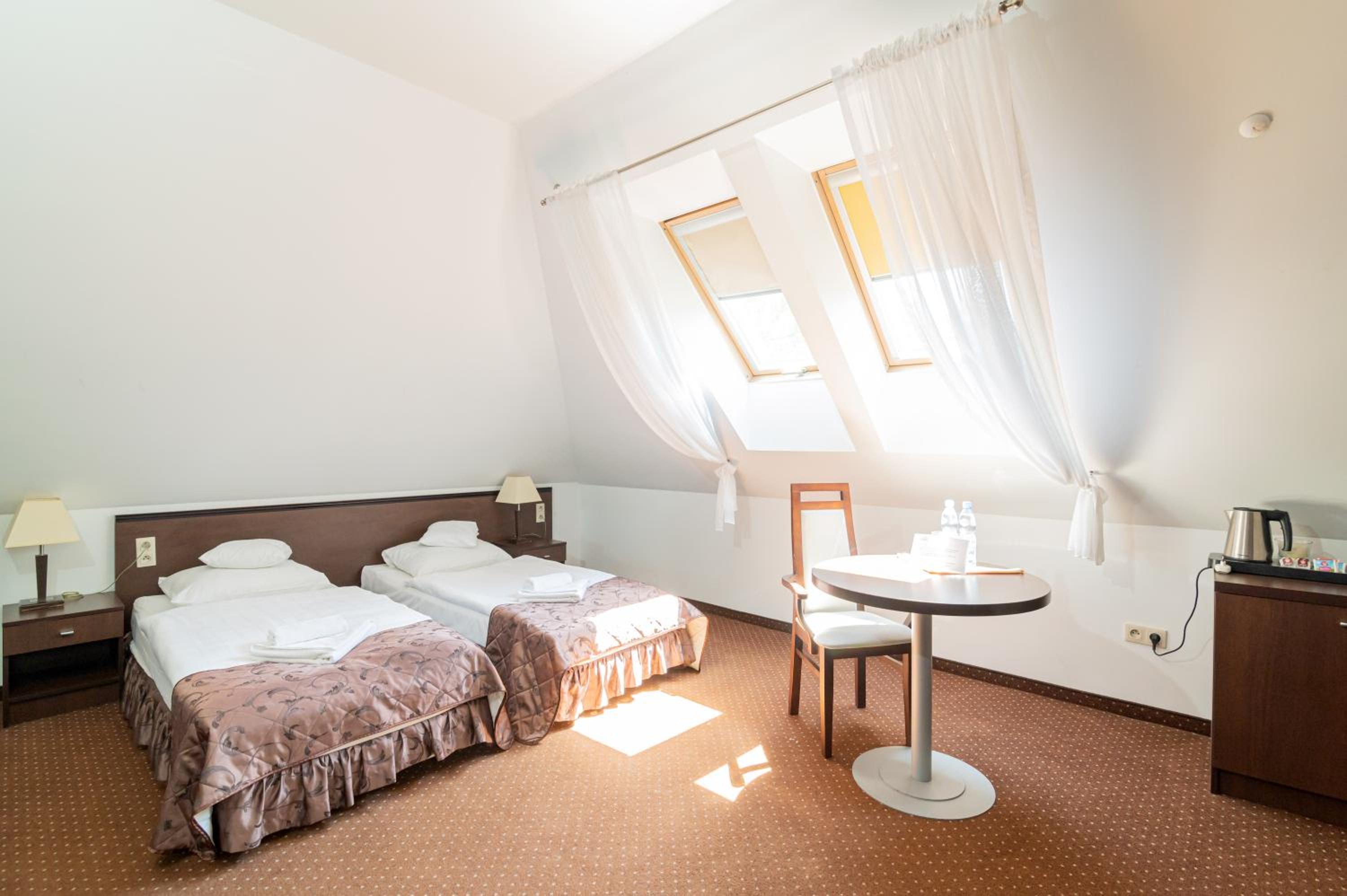 Deluxe Double Room with Bath photo 3
