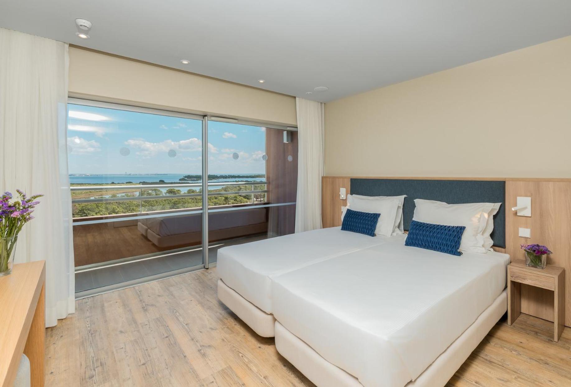 Premium One-Bedroom Apartment with River View - Photo 1