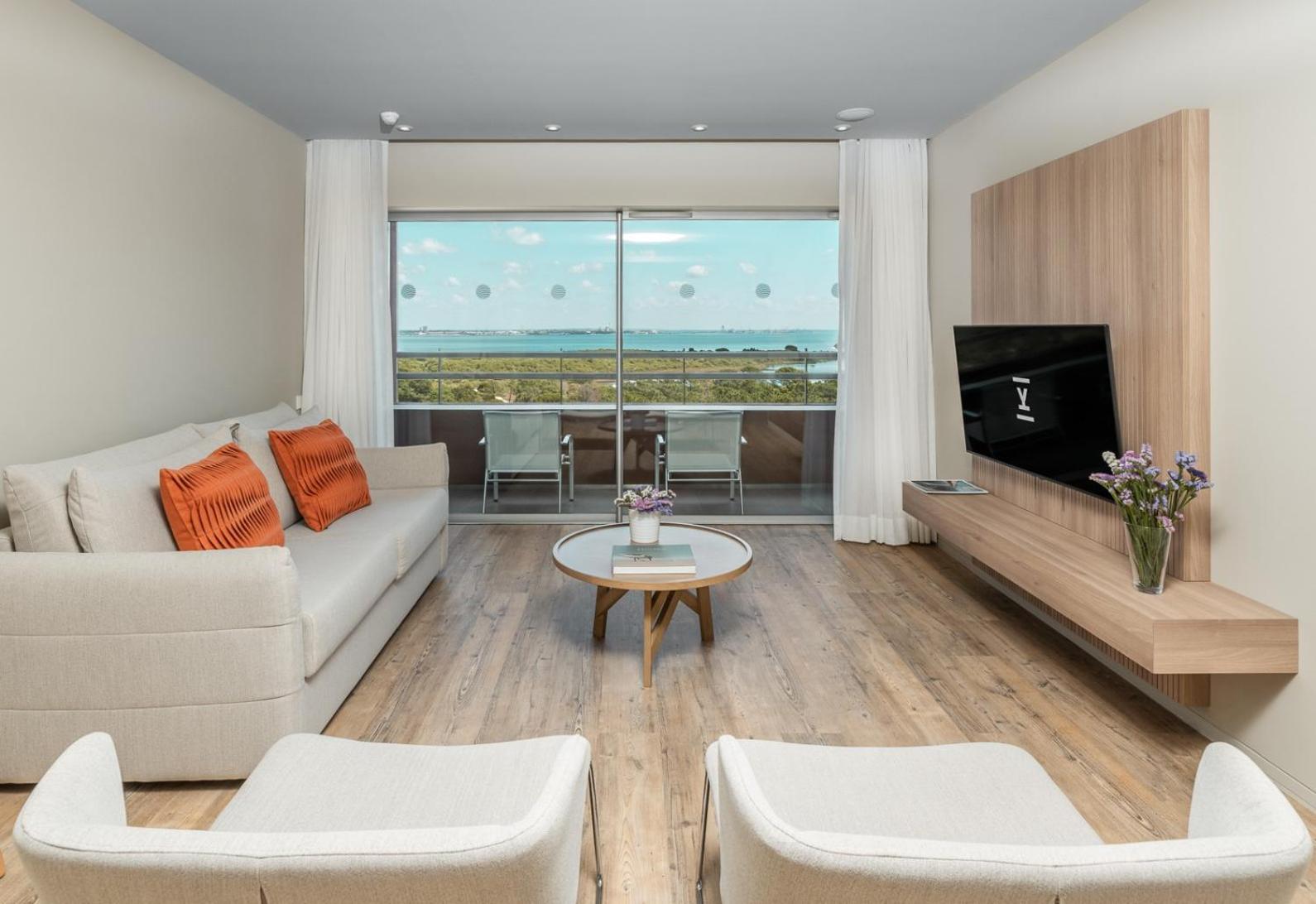 Premium Two-Bedroom Apartment with River View - Photo 6