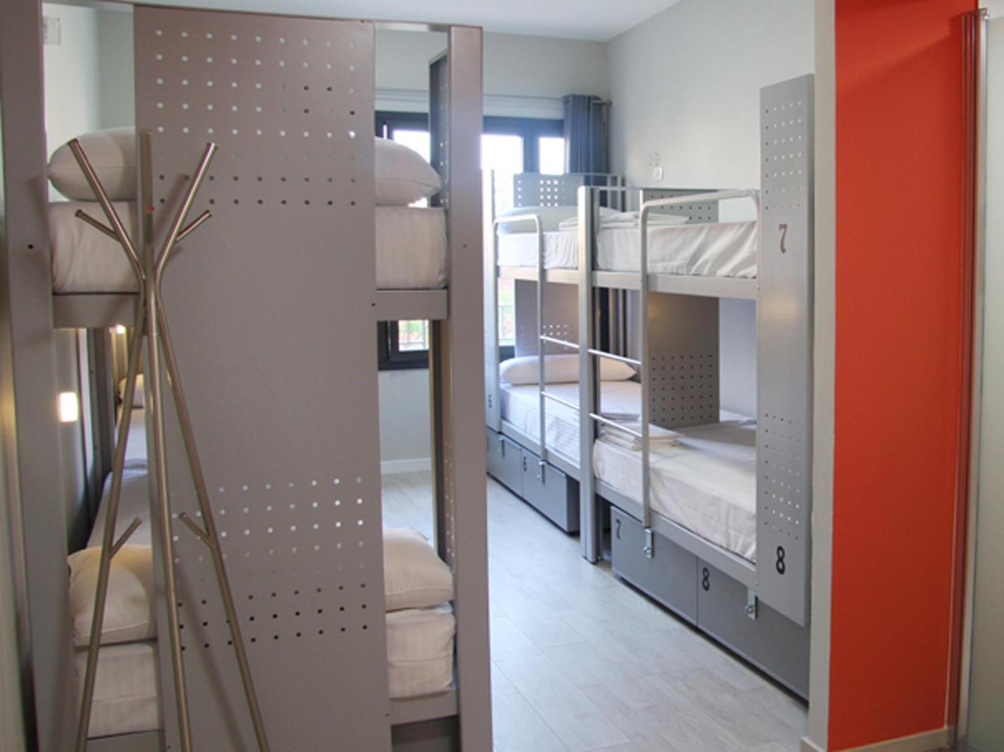 Bed in 8-Bed Female Dormitory Room photo 3