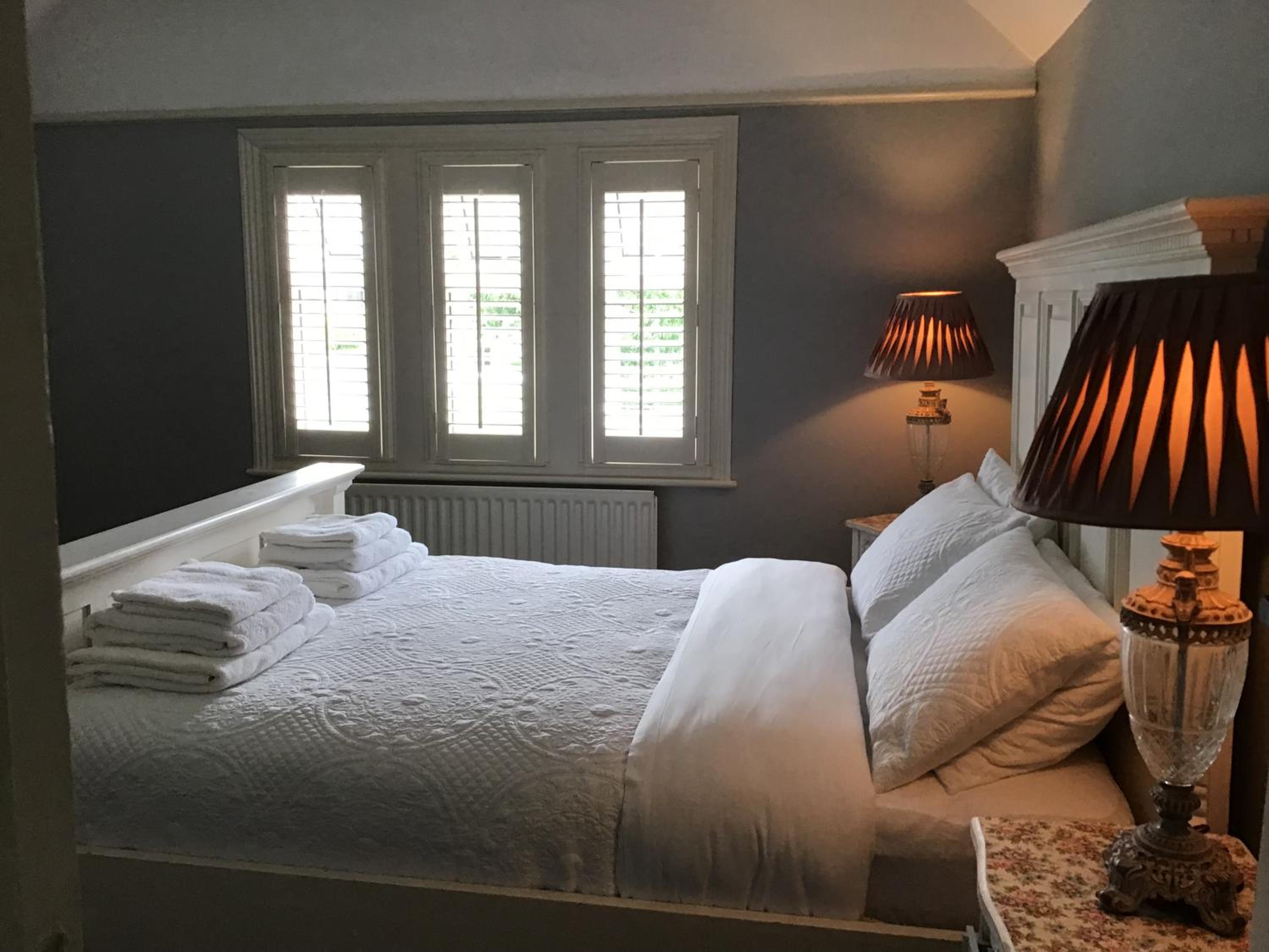 Standard King Room - Photo 6