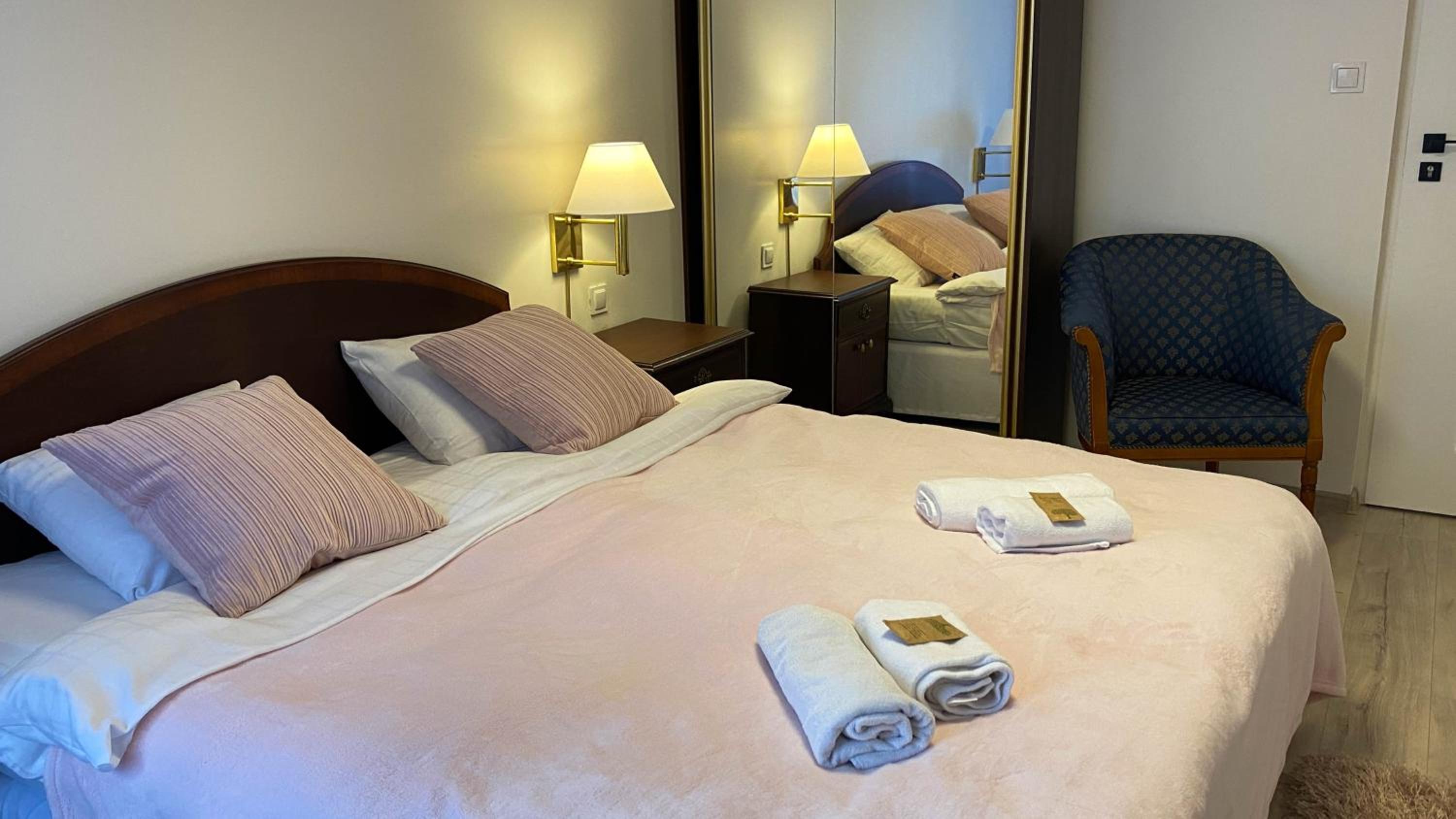 Double Room with Private Bathroom photo 3