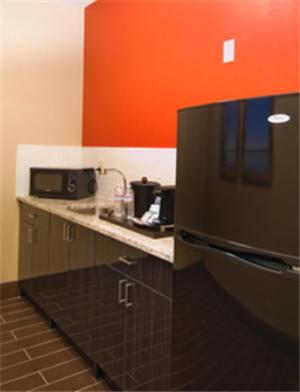Standard King Room - Accessible - Photo 3