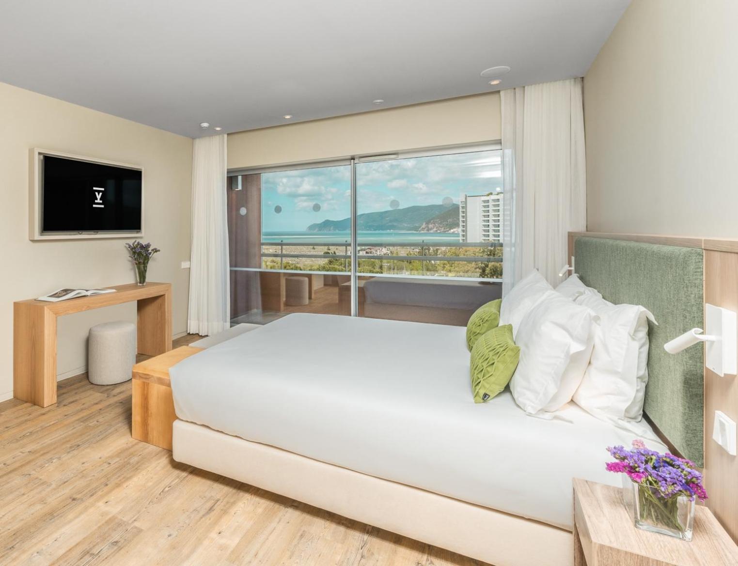 Premium Two-Bedroom Suite with Sea View - Photo 9