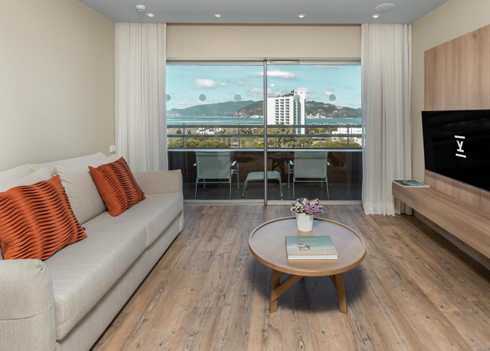 Premium Two-Bedroom Suite with Sea View - Photo 3