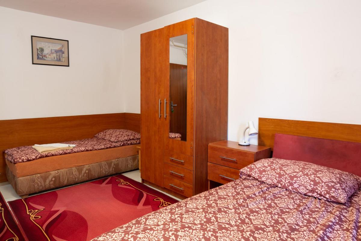 Standard Triple Room photo 2