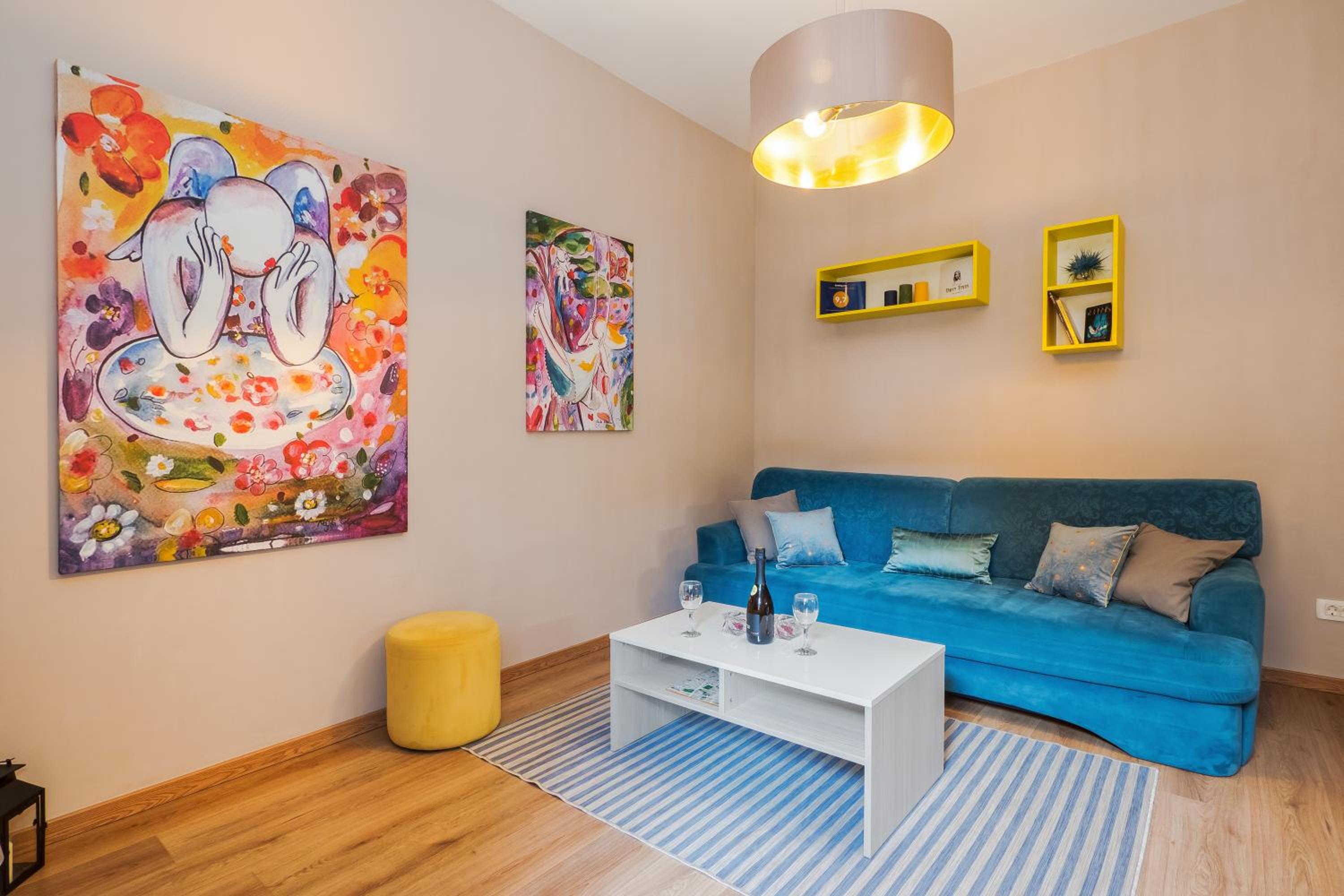 One-Bedroom Apartment