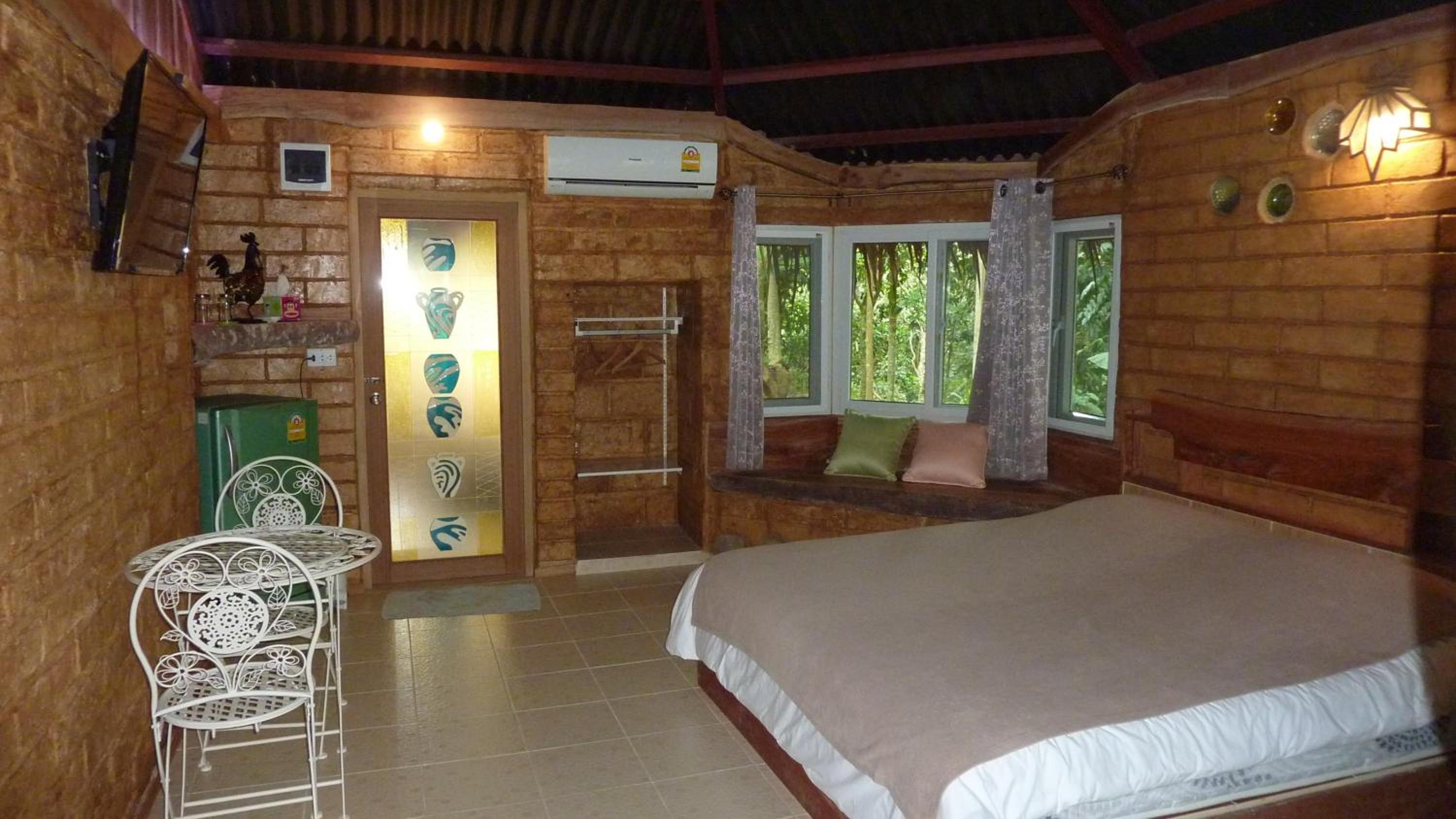 Standard King Room photo 1