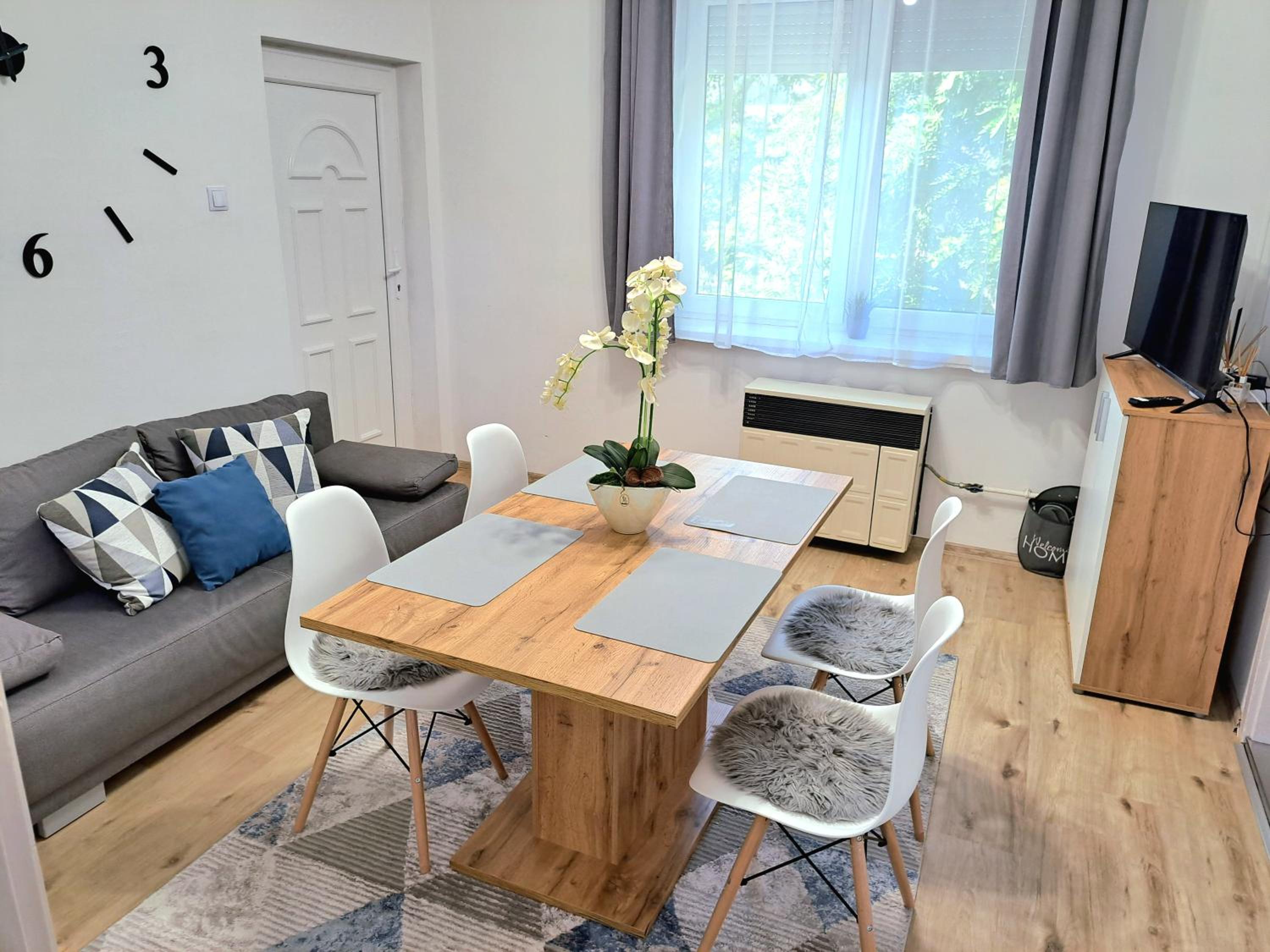 Two-Bedroom Apartment - Photo 7