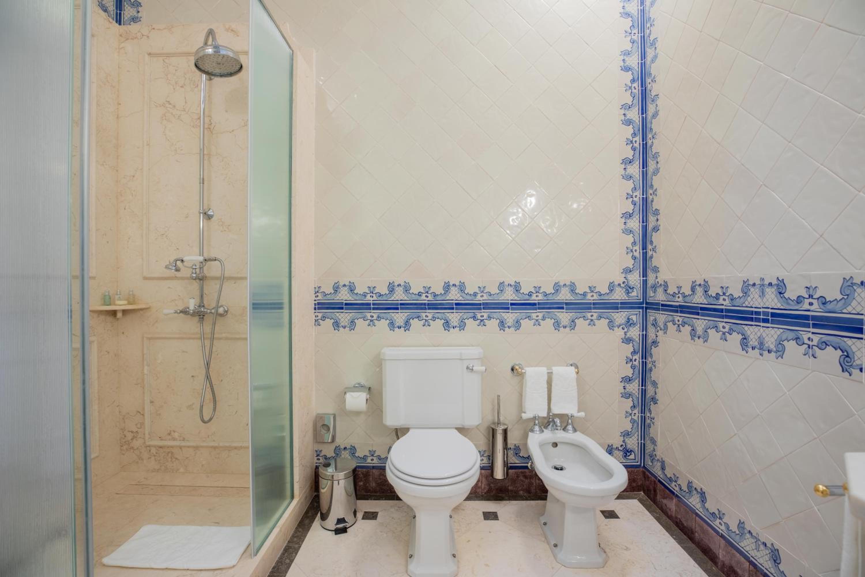 Double Attic Room   - Photo 5