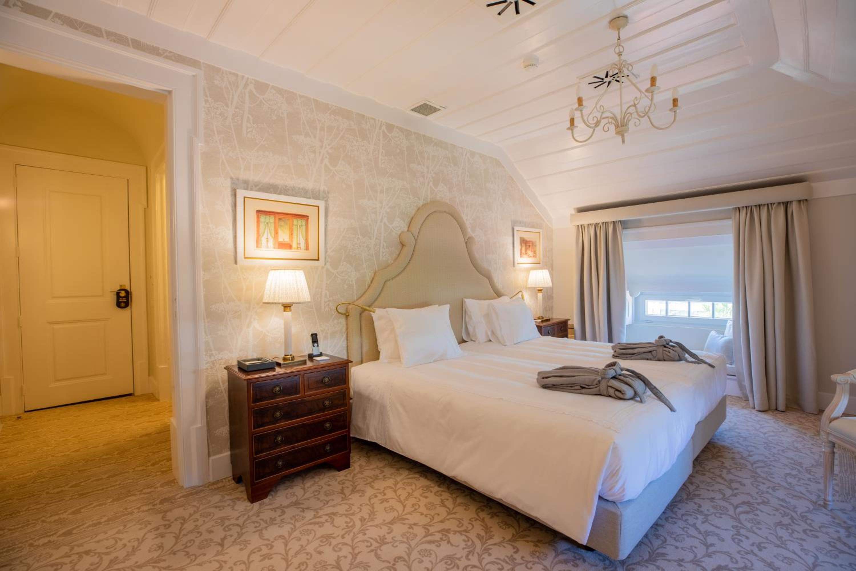 Double Attic Room   - Photo 1