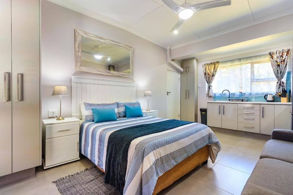 One-Bedroom Apartment - Photo 3