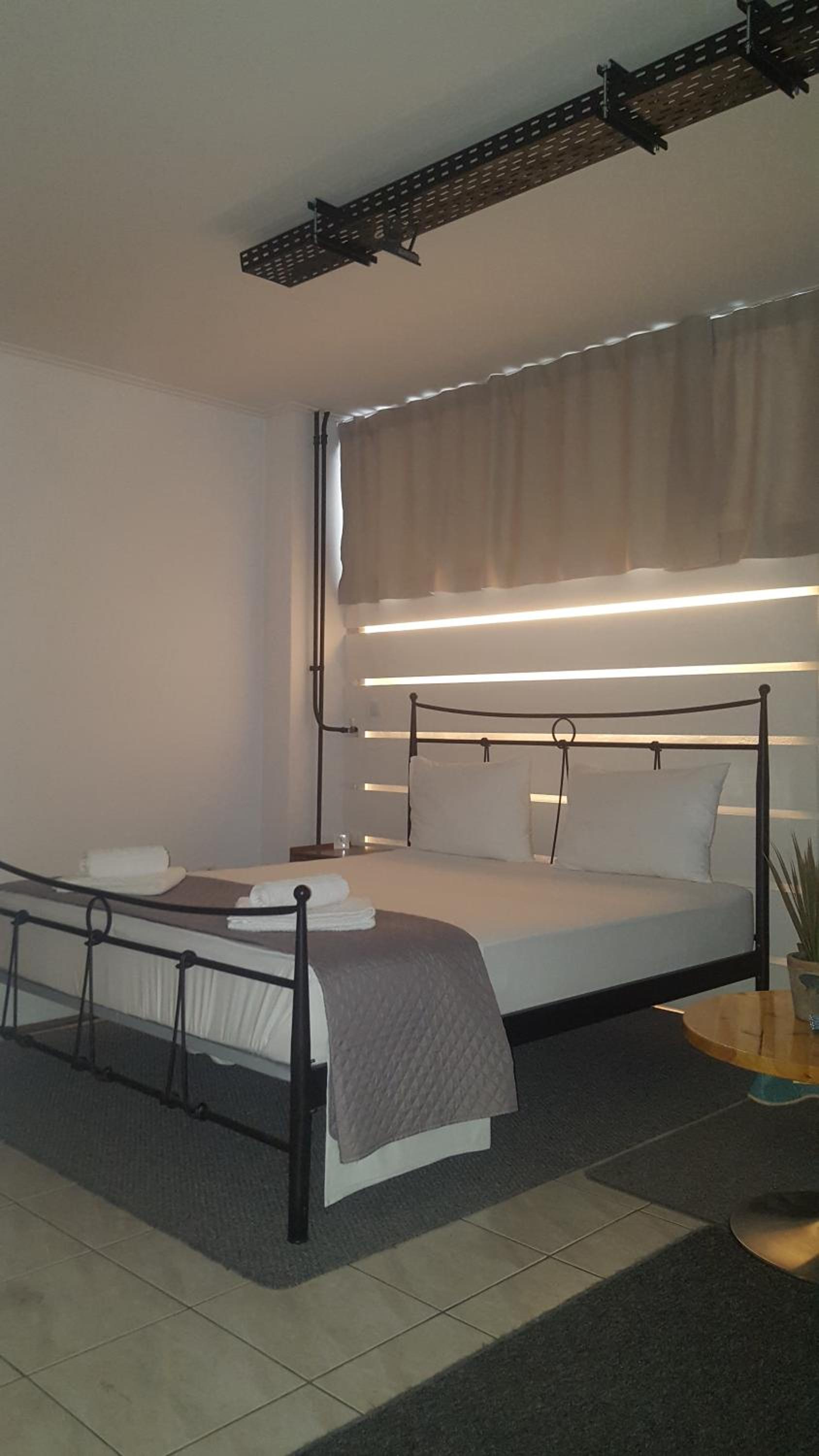 One-Bedroom Apartment - Photo 10