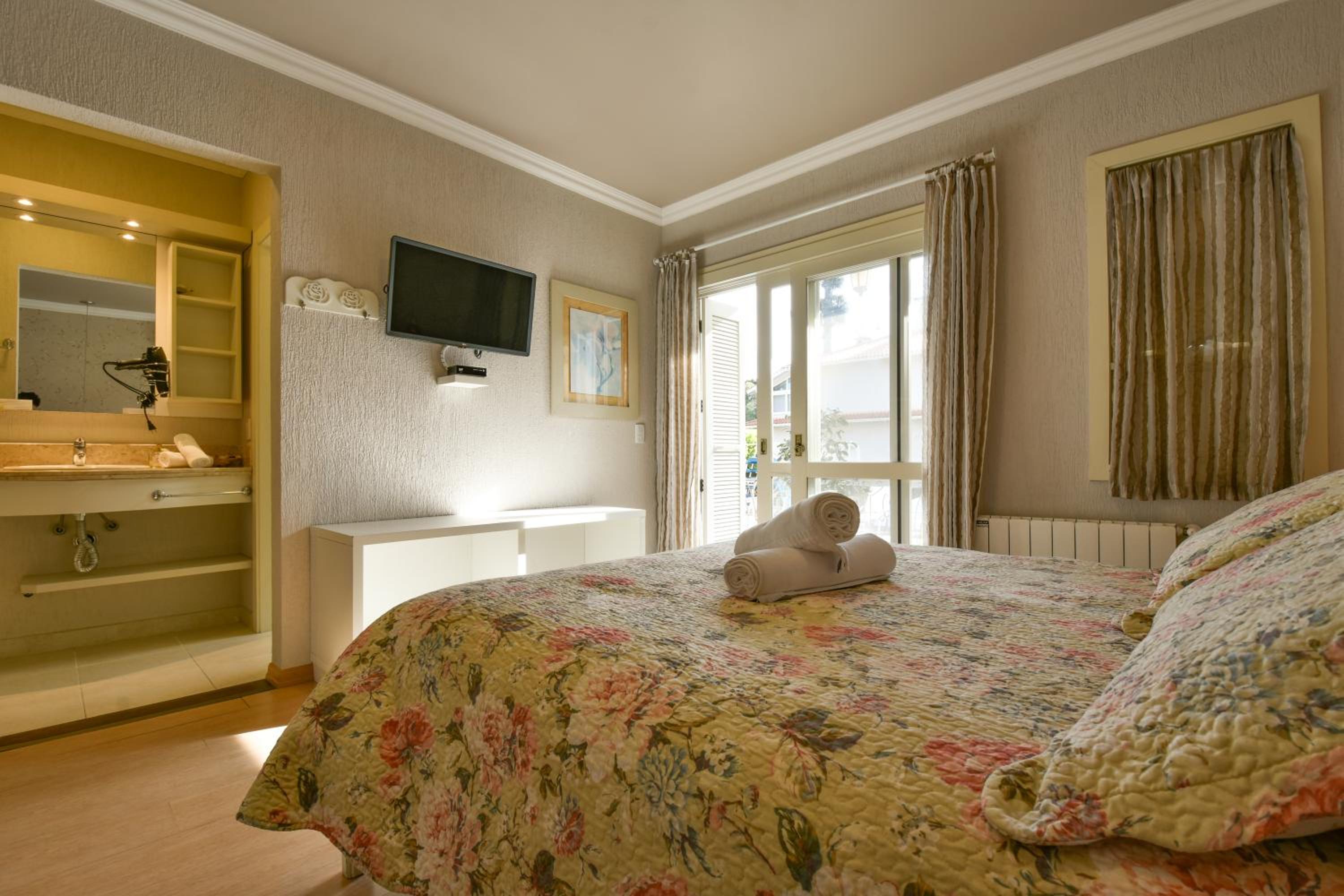Luxury Triple Suite