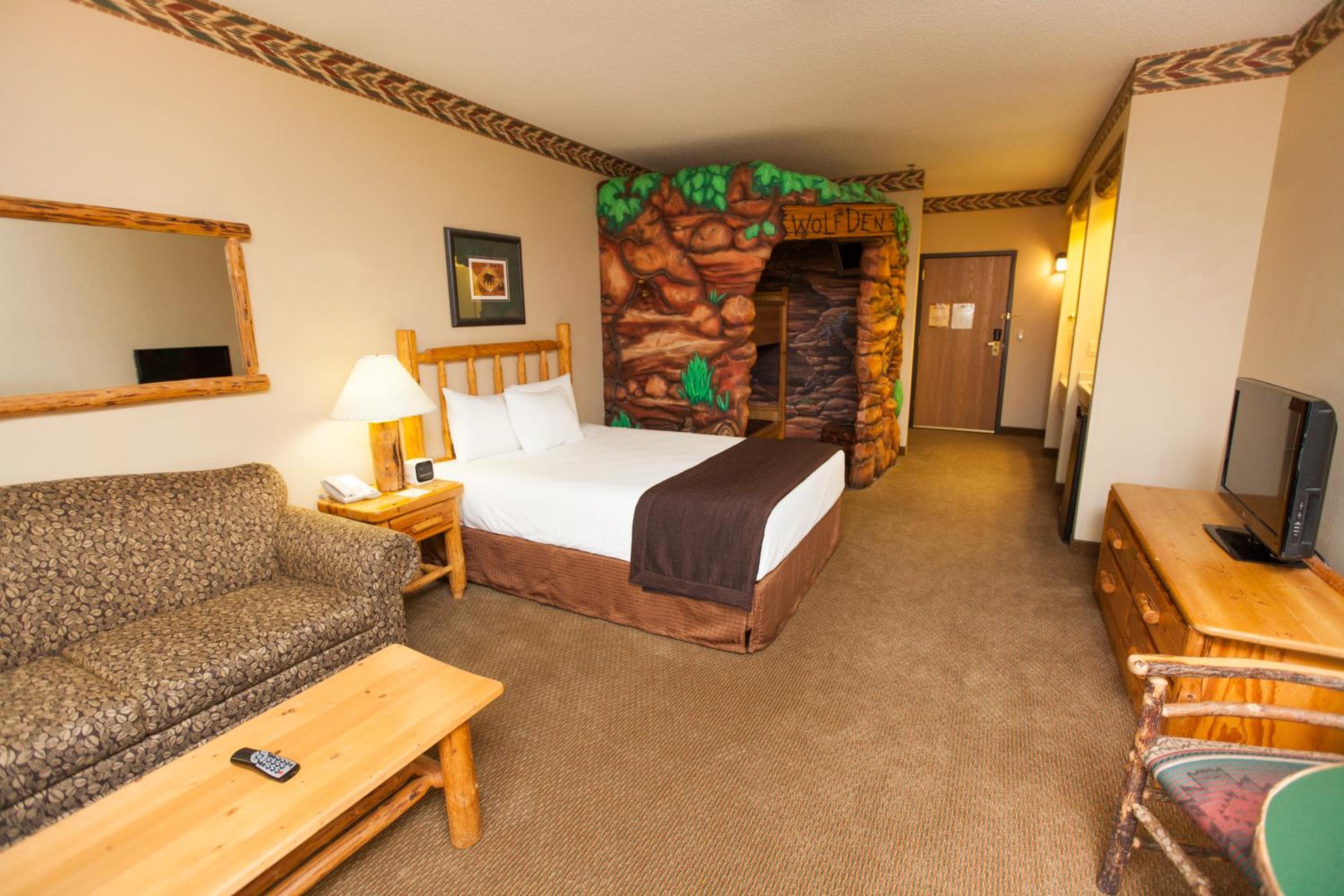 Wolf Den Suites, Balcony/Patio photo 1