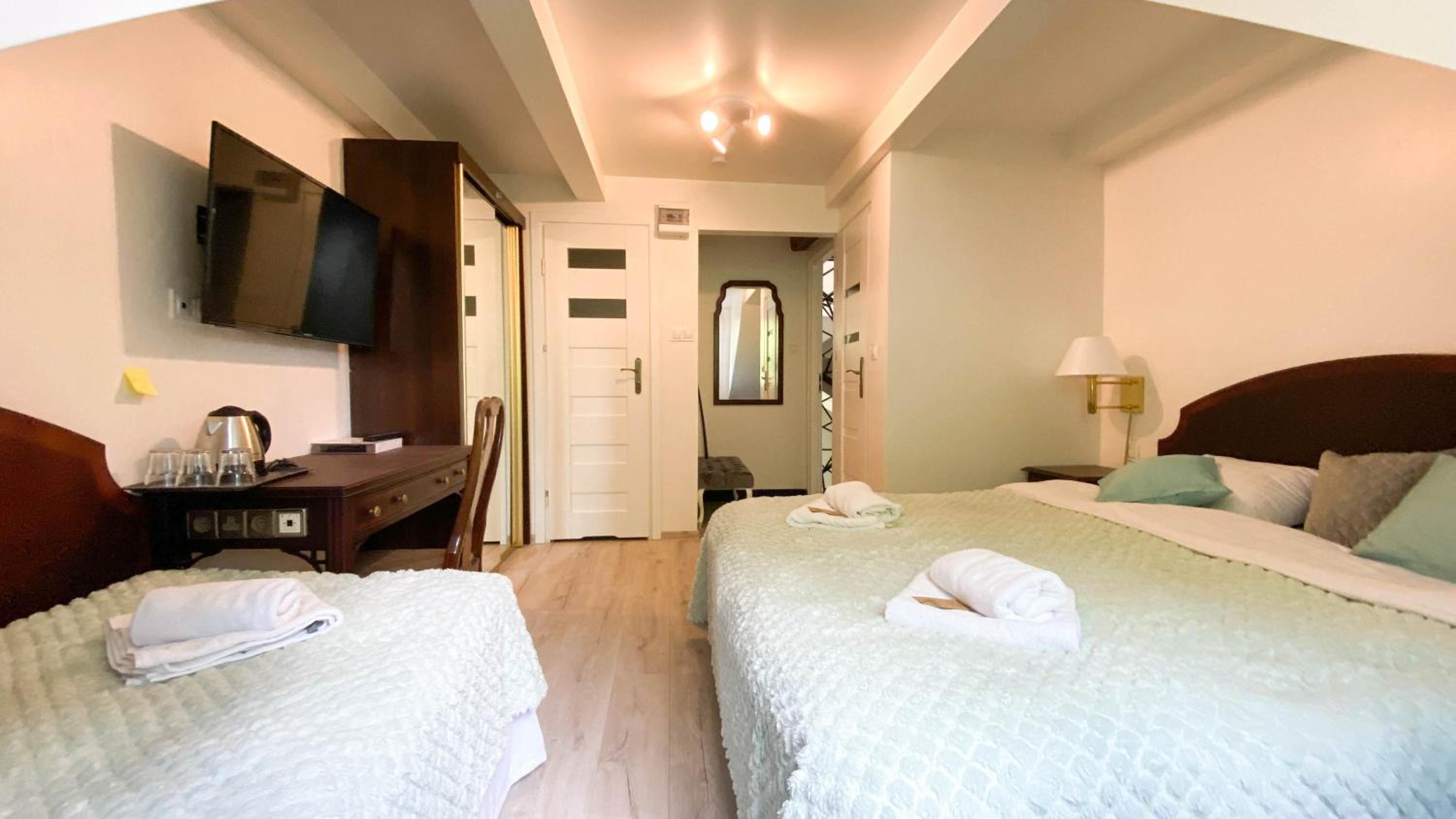 Comfort Triple Room with Shower photo 2