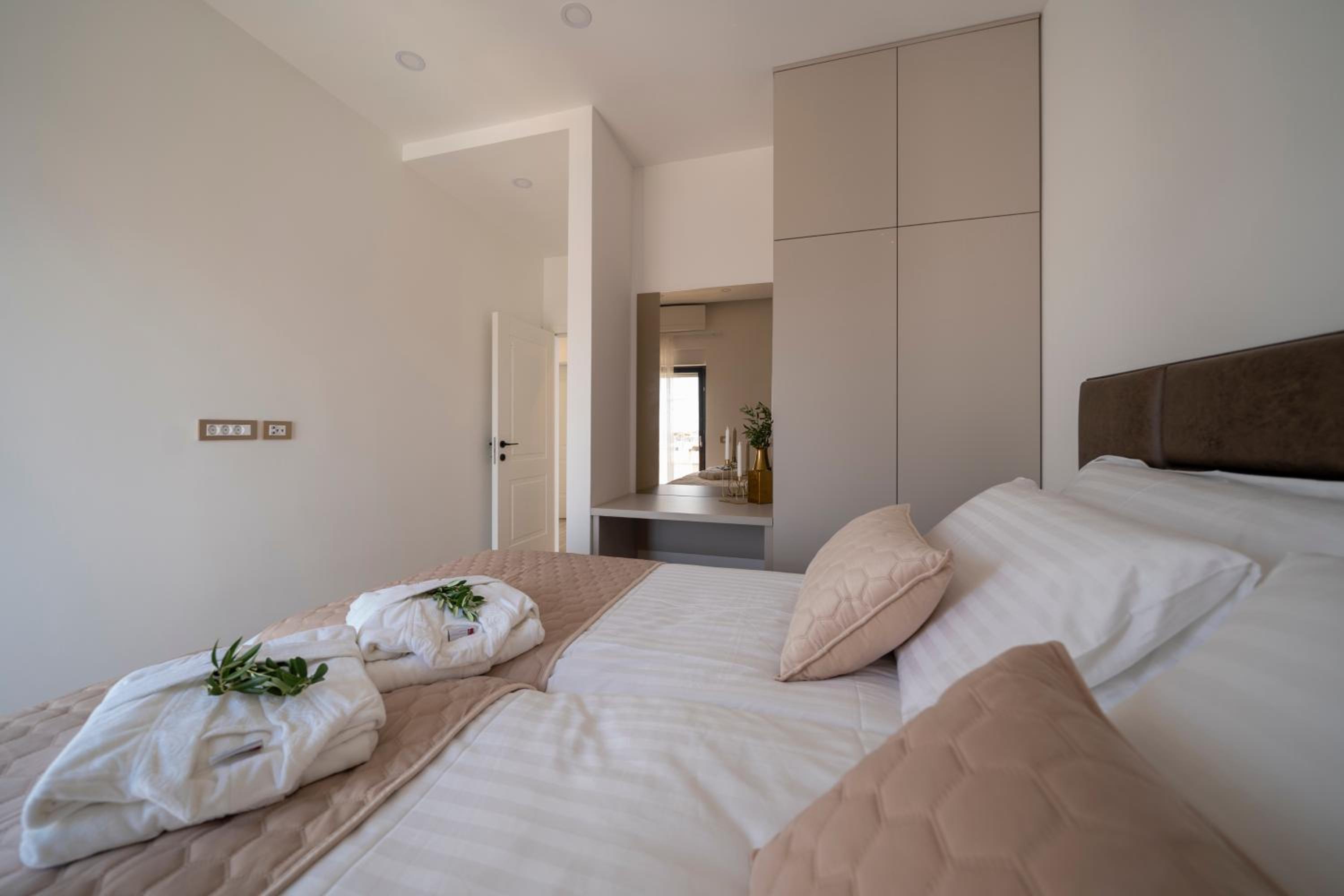 Three-Bedroom Penthouse  Apartment with Hot Tub and Sea View photo 1