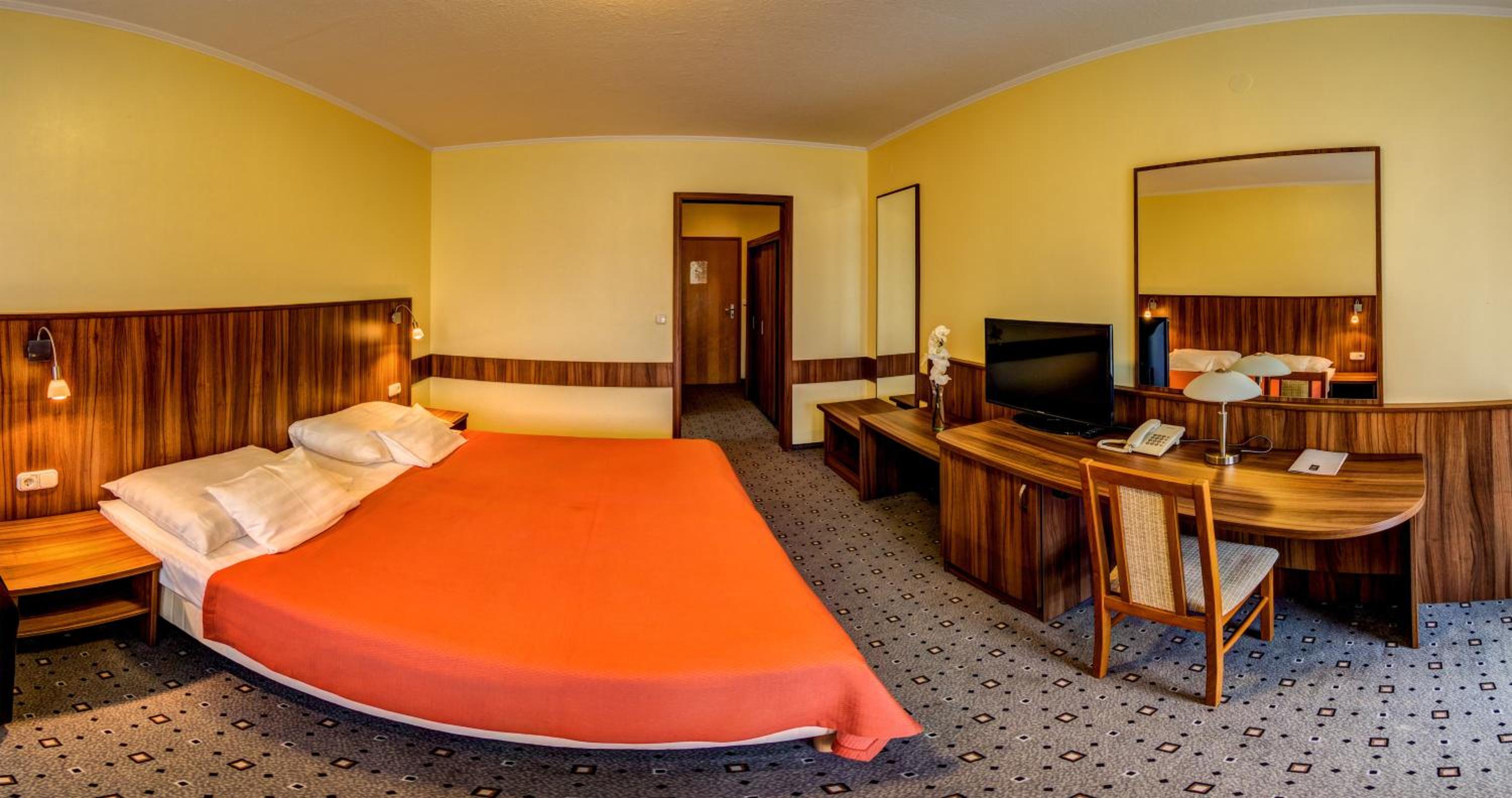 Double Room - Photo 3