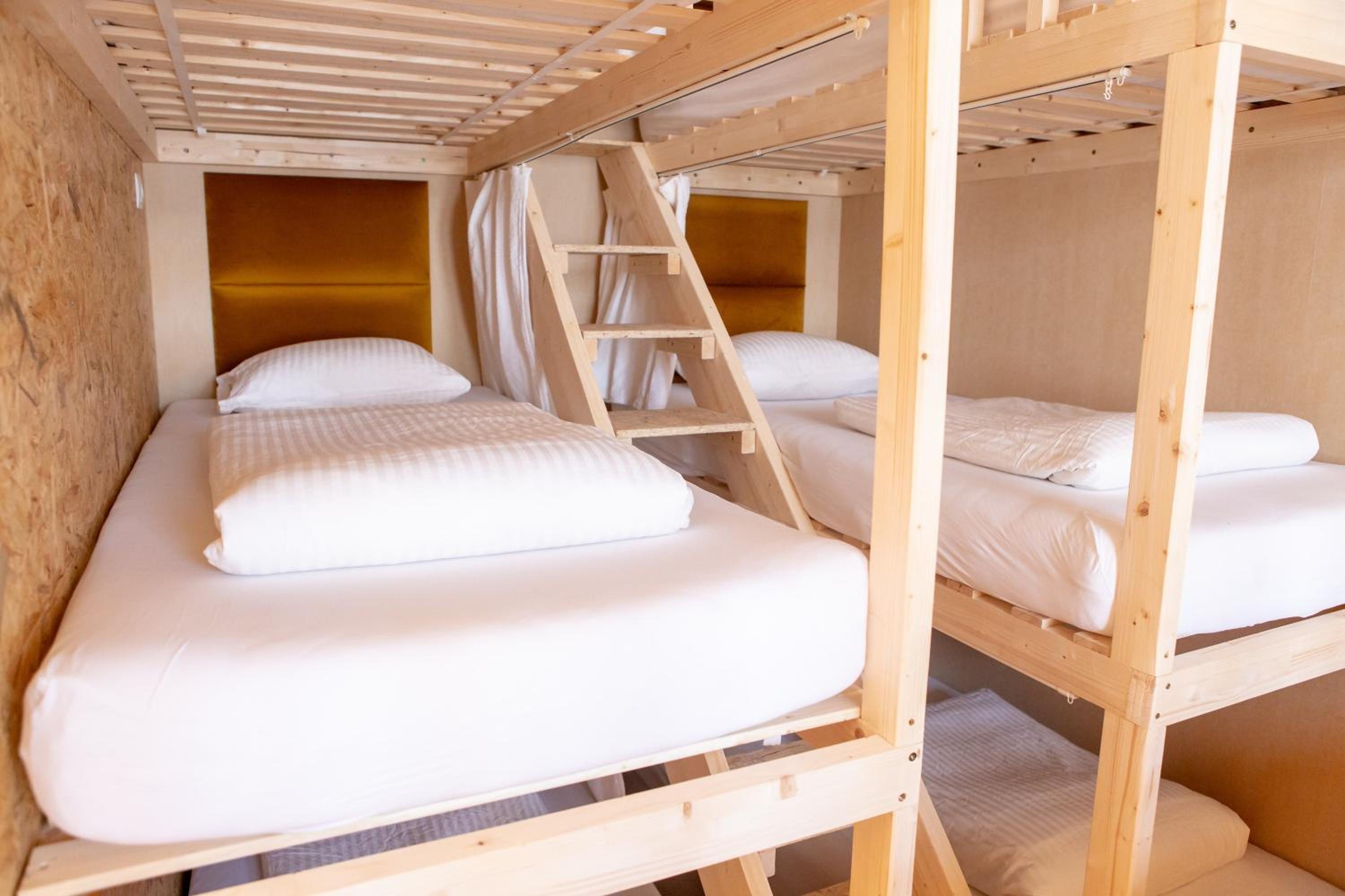 Bed in 6-Bed Mixed Dormitory Room photo 1