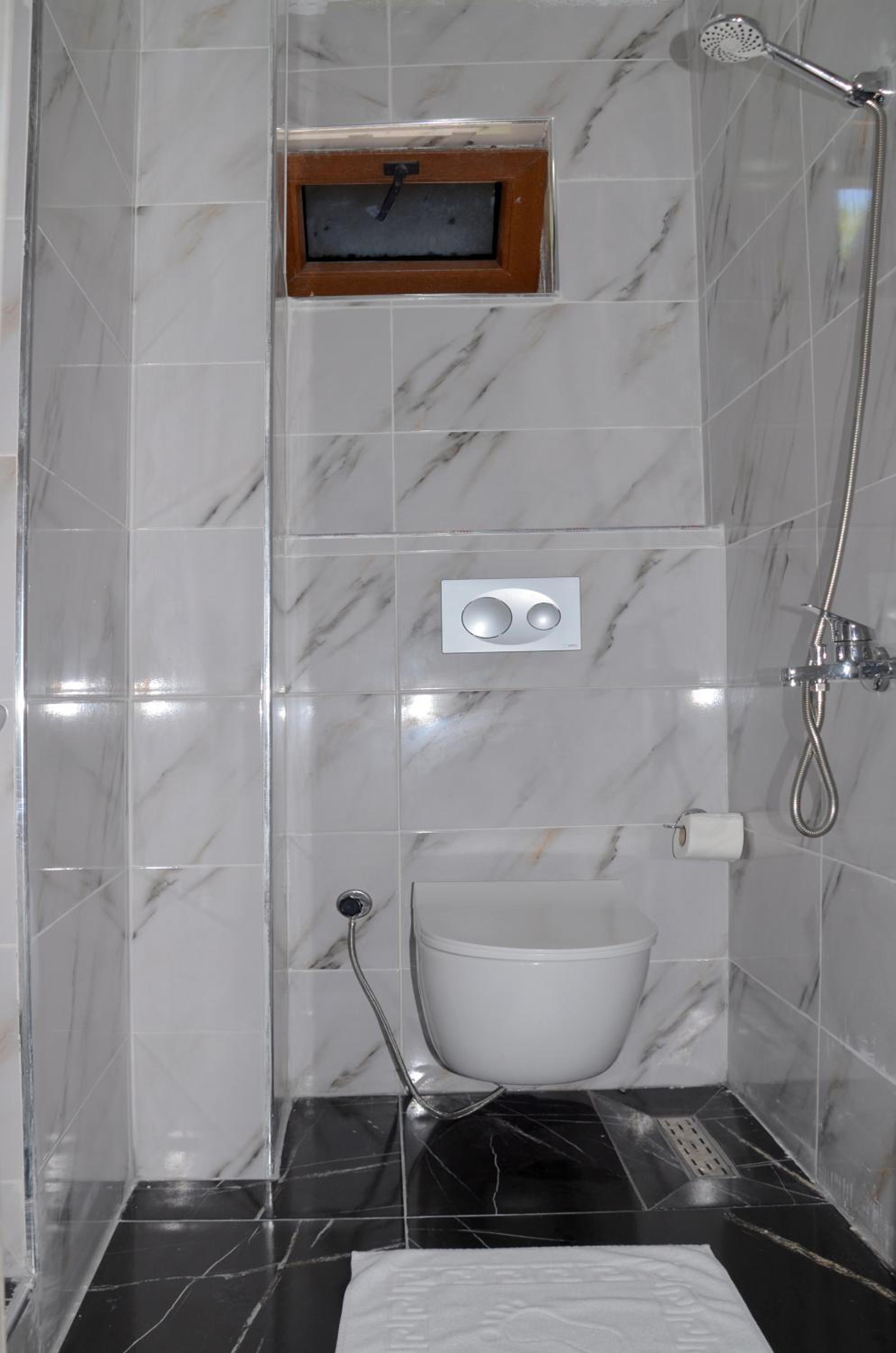 Standard Double or Twin Room photo 2