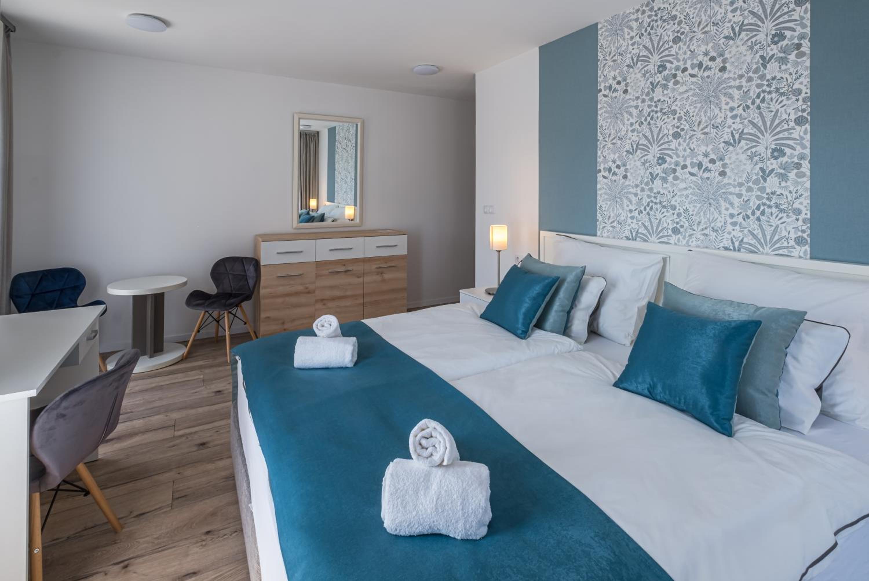 Double or Twin Room with Extra Bed photo 3