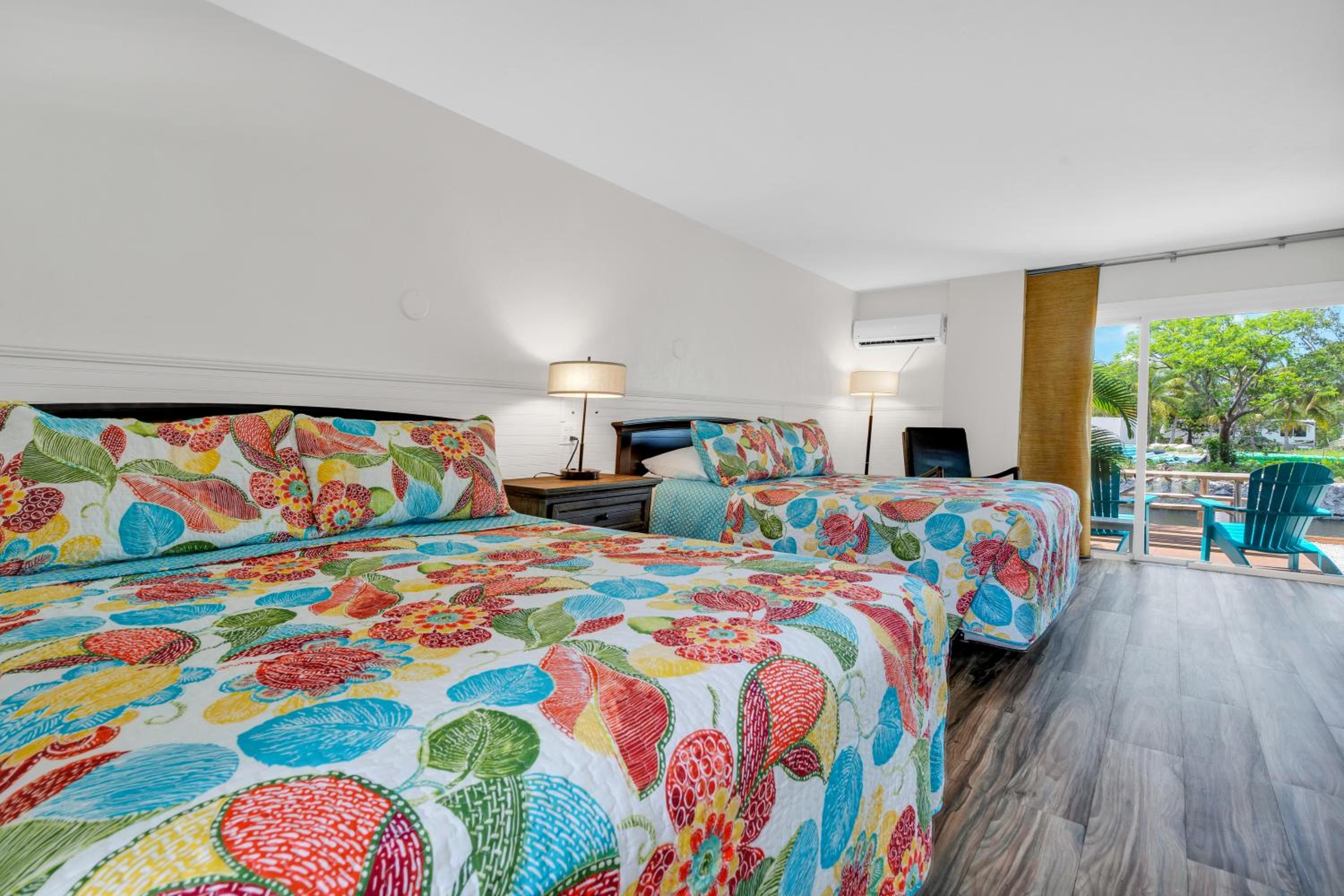 Queen Room with Canal View and Kitchen - Photo 1
