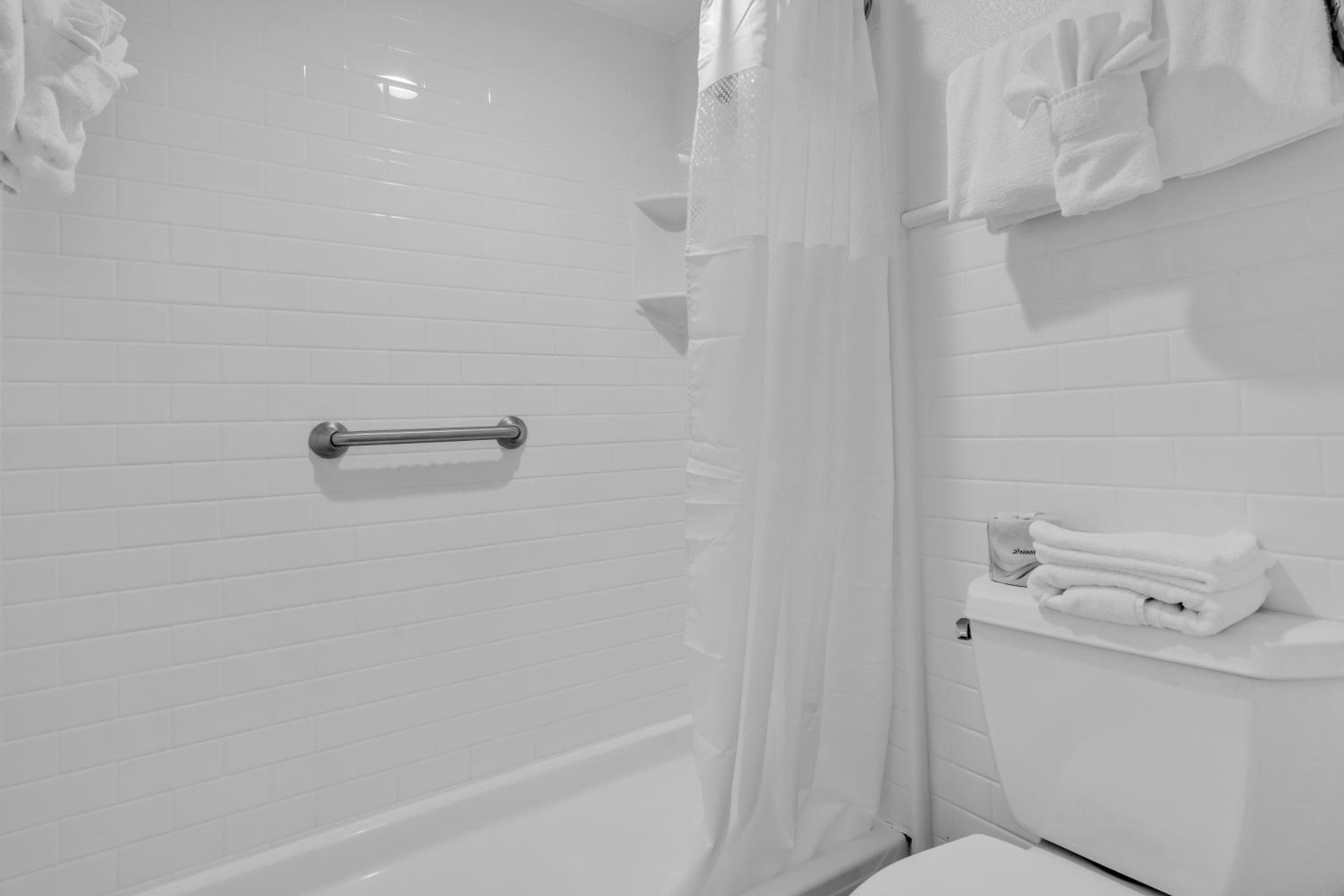 Queen Room with Canal View - Photo 4