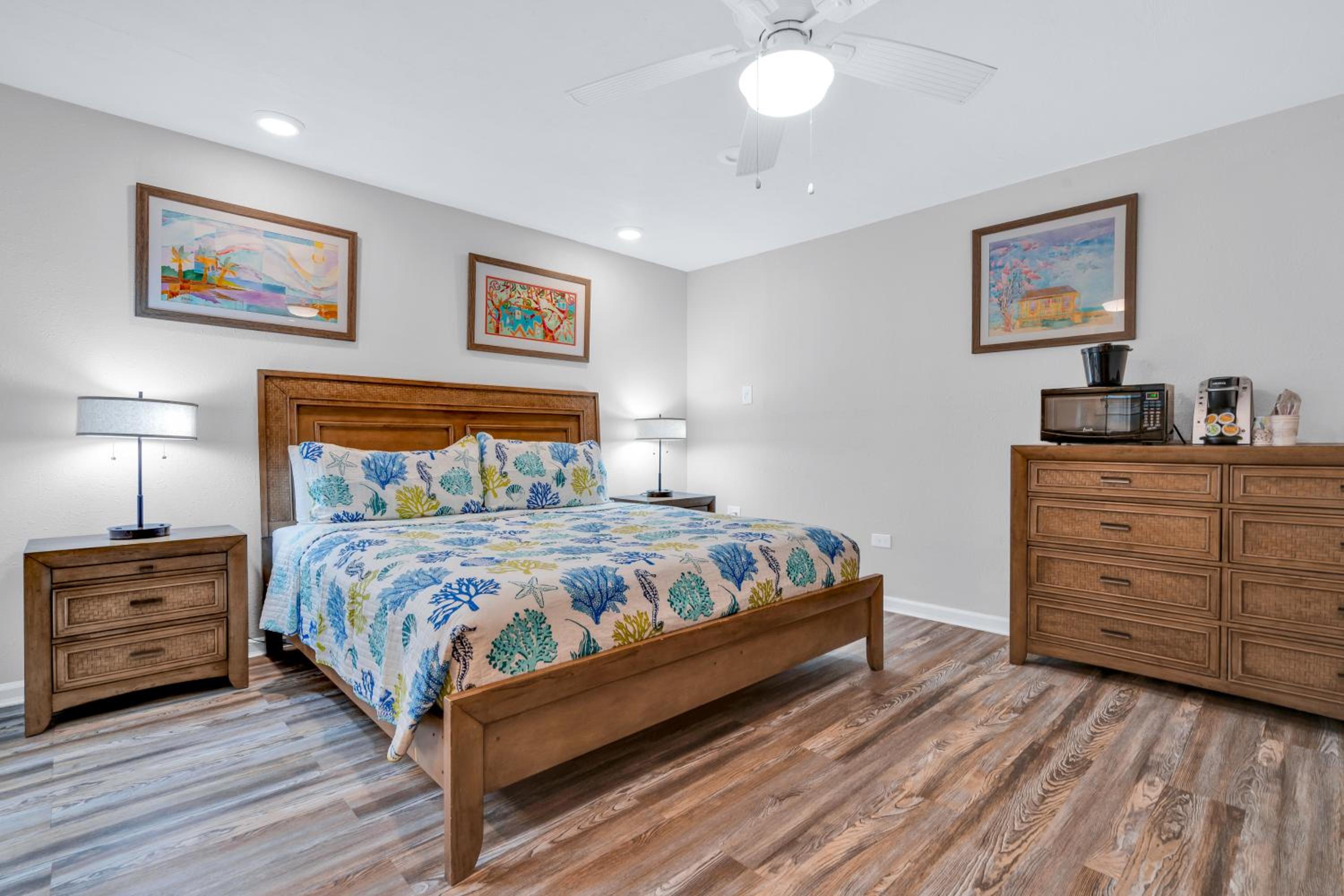 Standard King Room - Photo 4