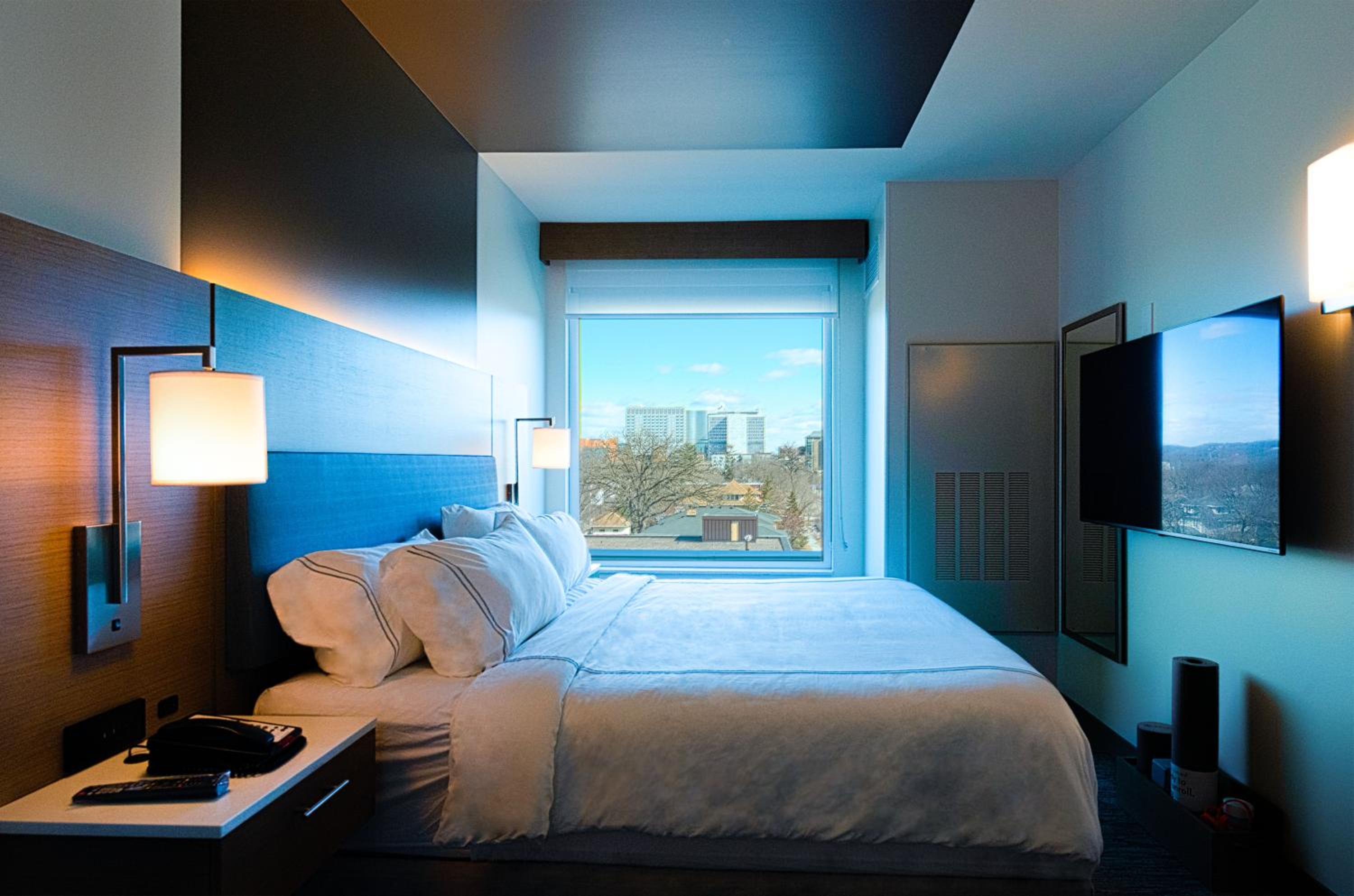 Two-Bedroom Suite - Photo 6