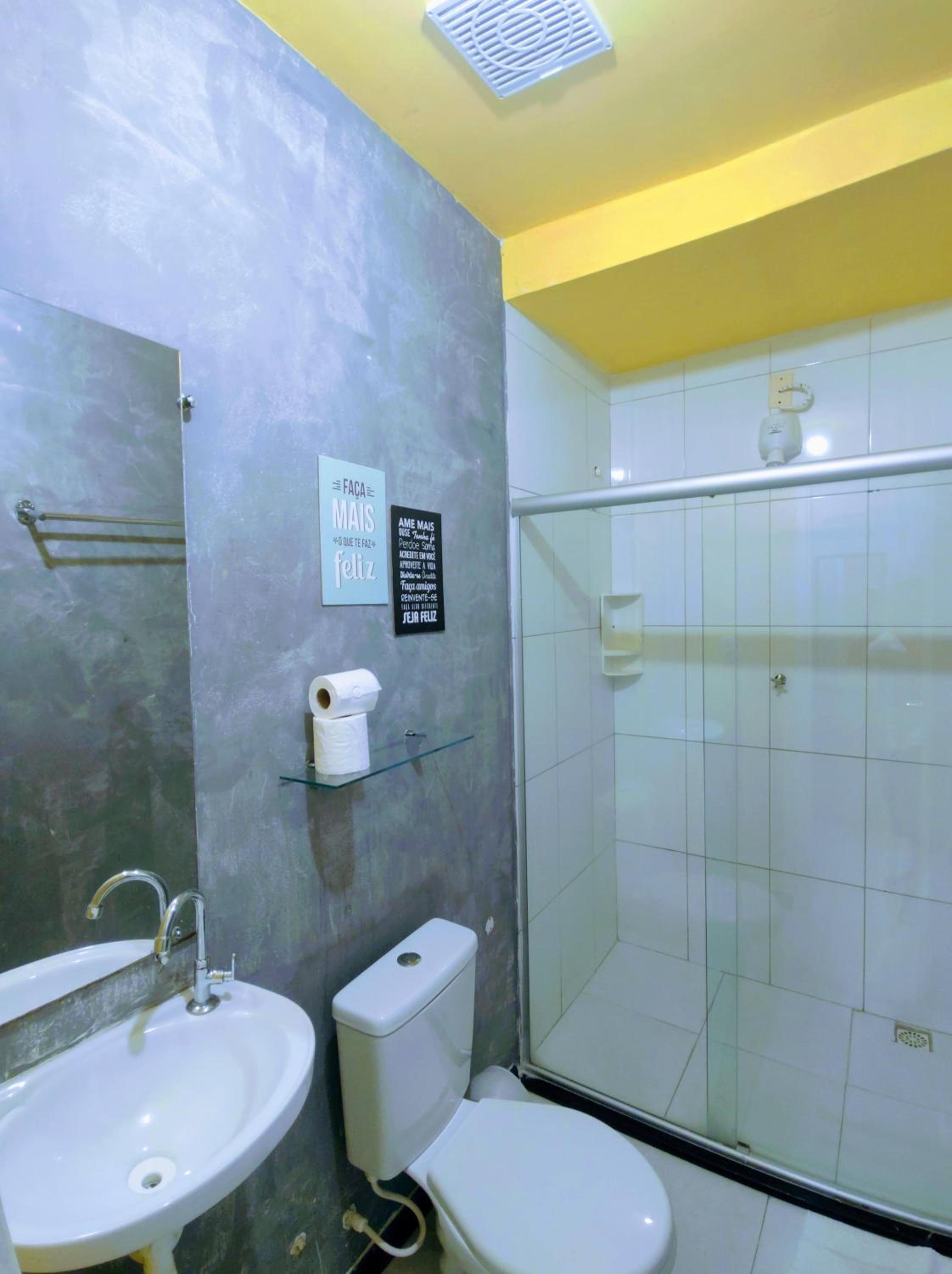Standard Suite - Photo 8