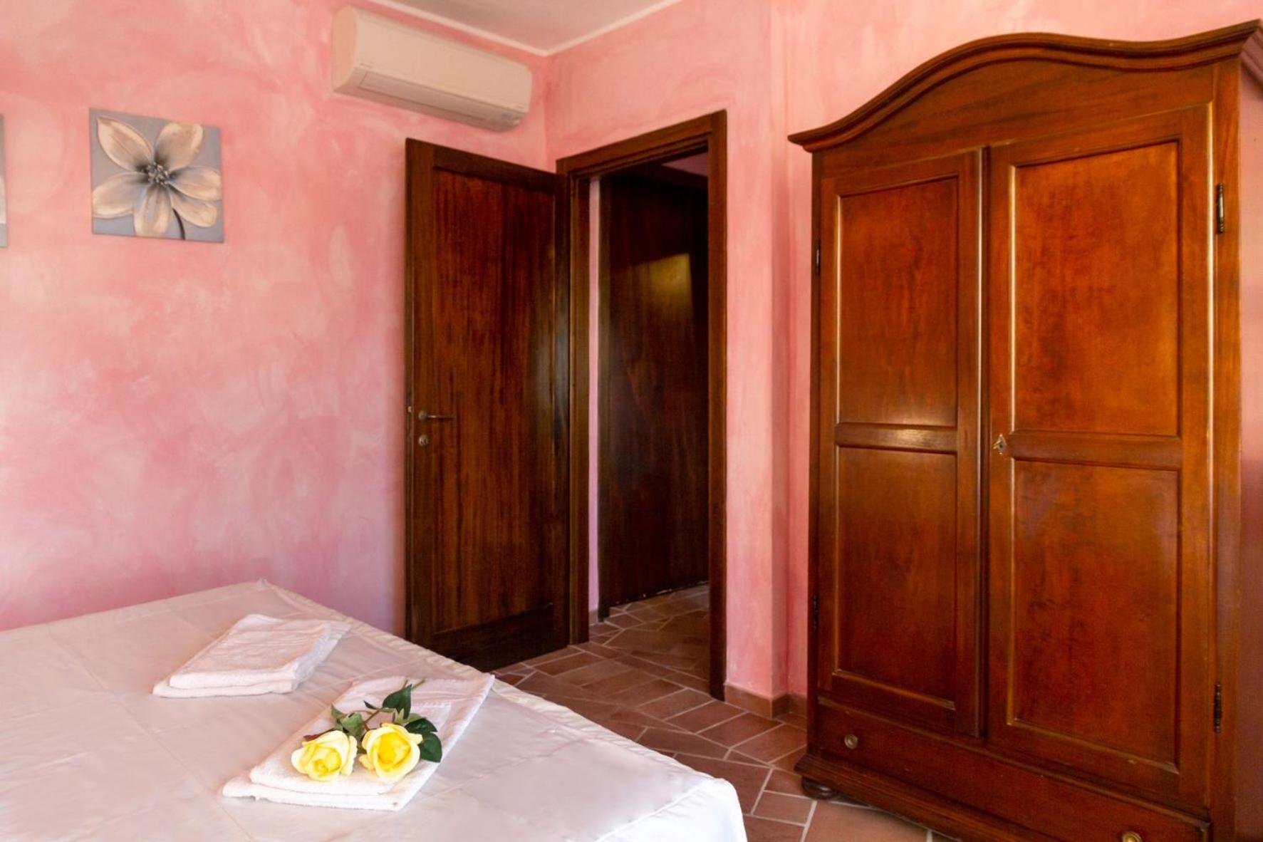 One-Bedroom Apartment with Garden View