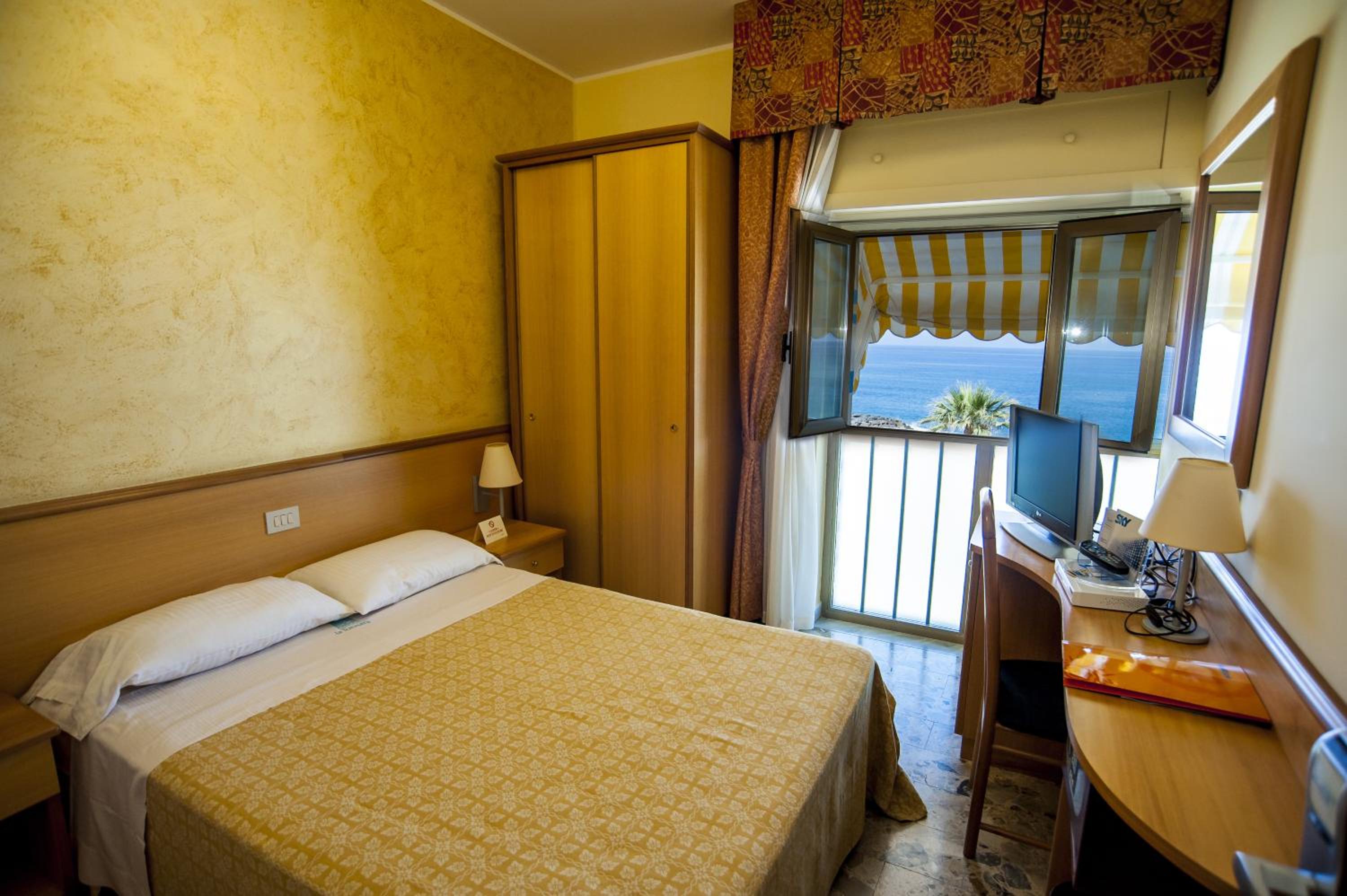 Small Double Room photo 3