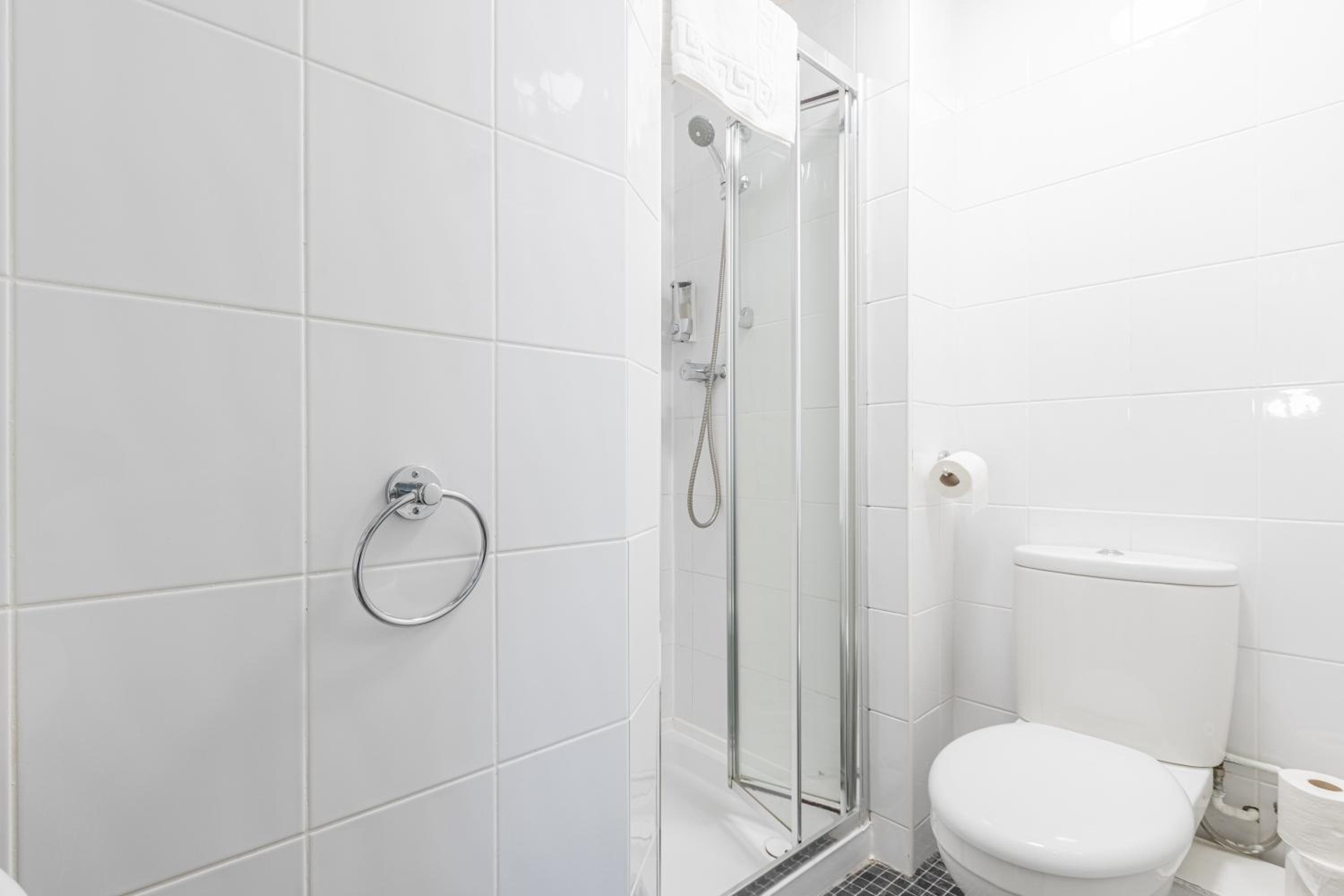 Standard Double Room - Photo 14