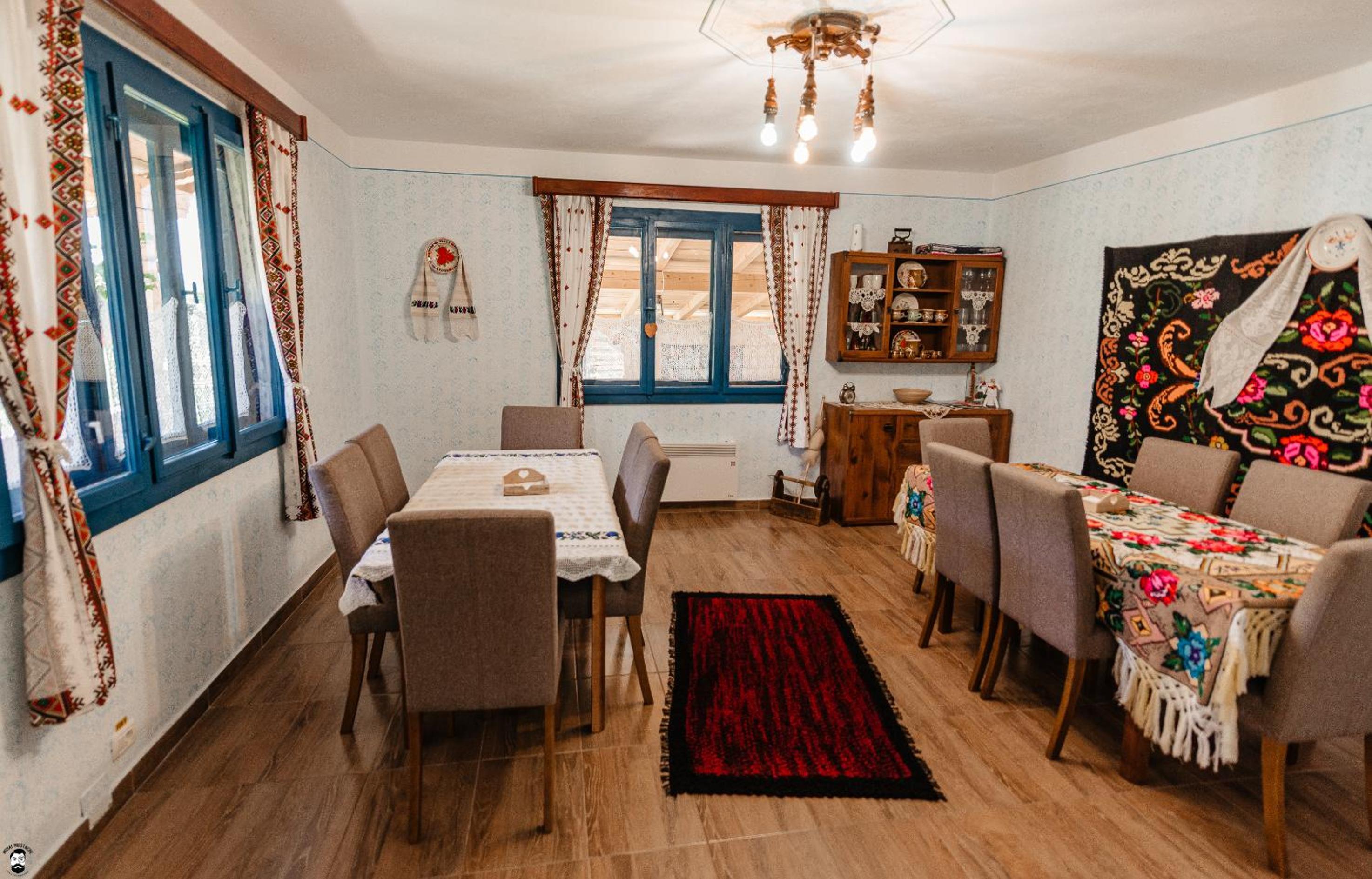 Two-Bedroom House - Photo 25