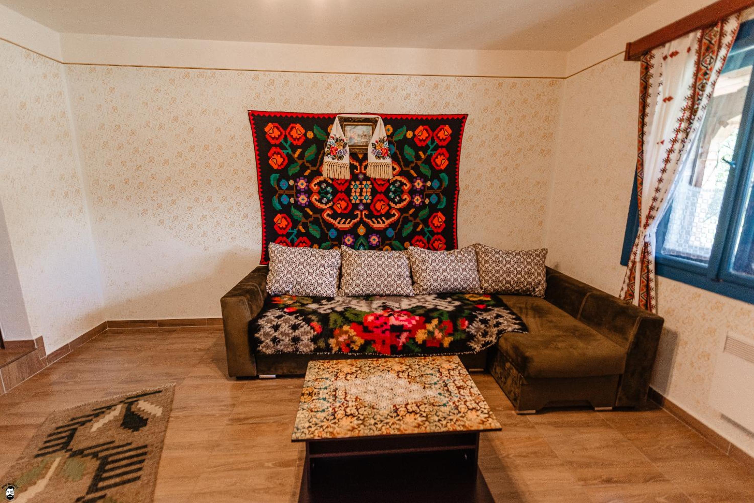 Two-Bedroom House - Photo 1