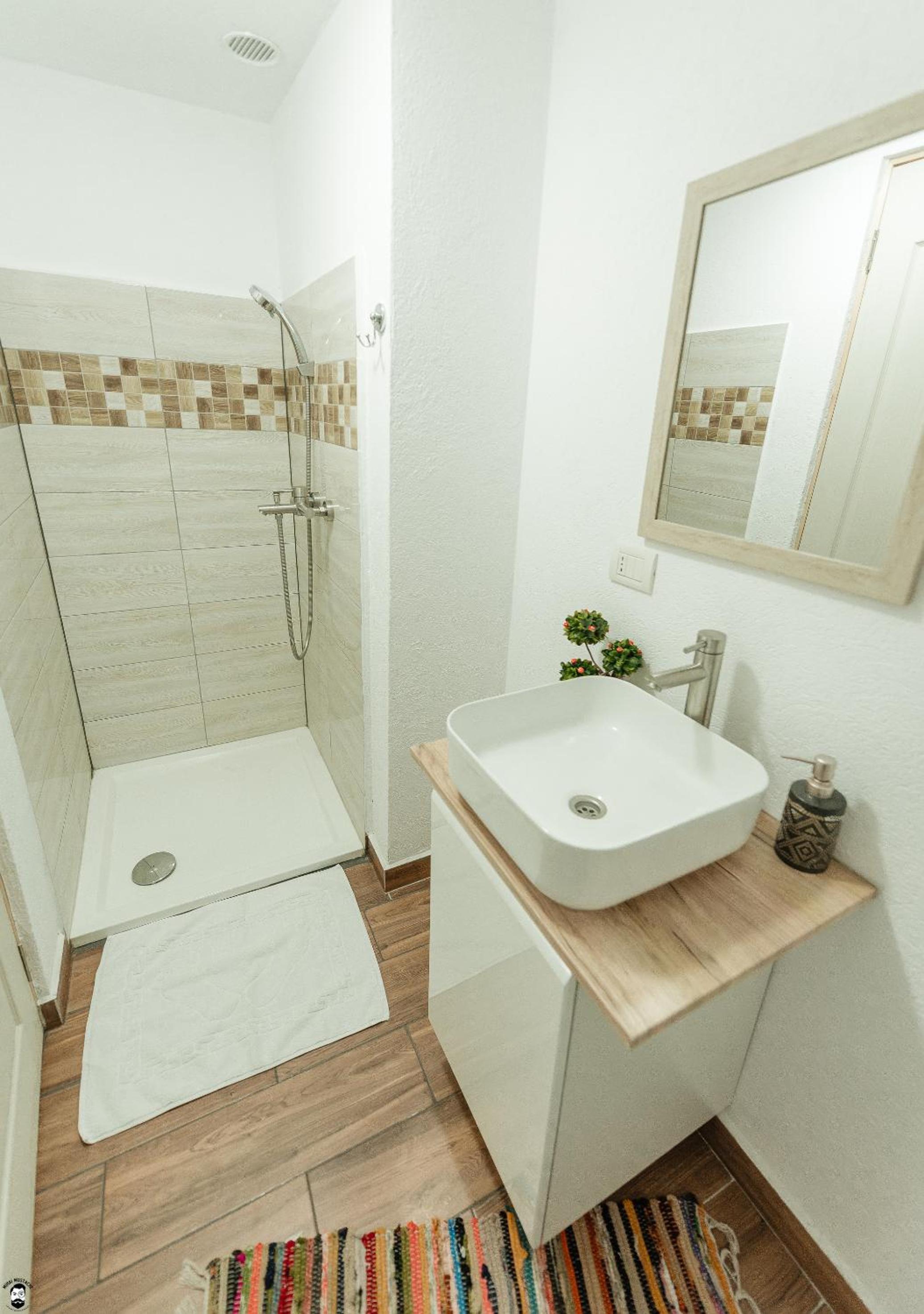 Two-Bedroom House - Photo 17