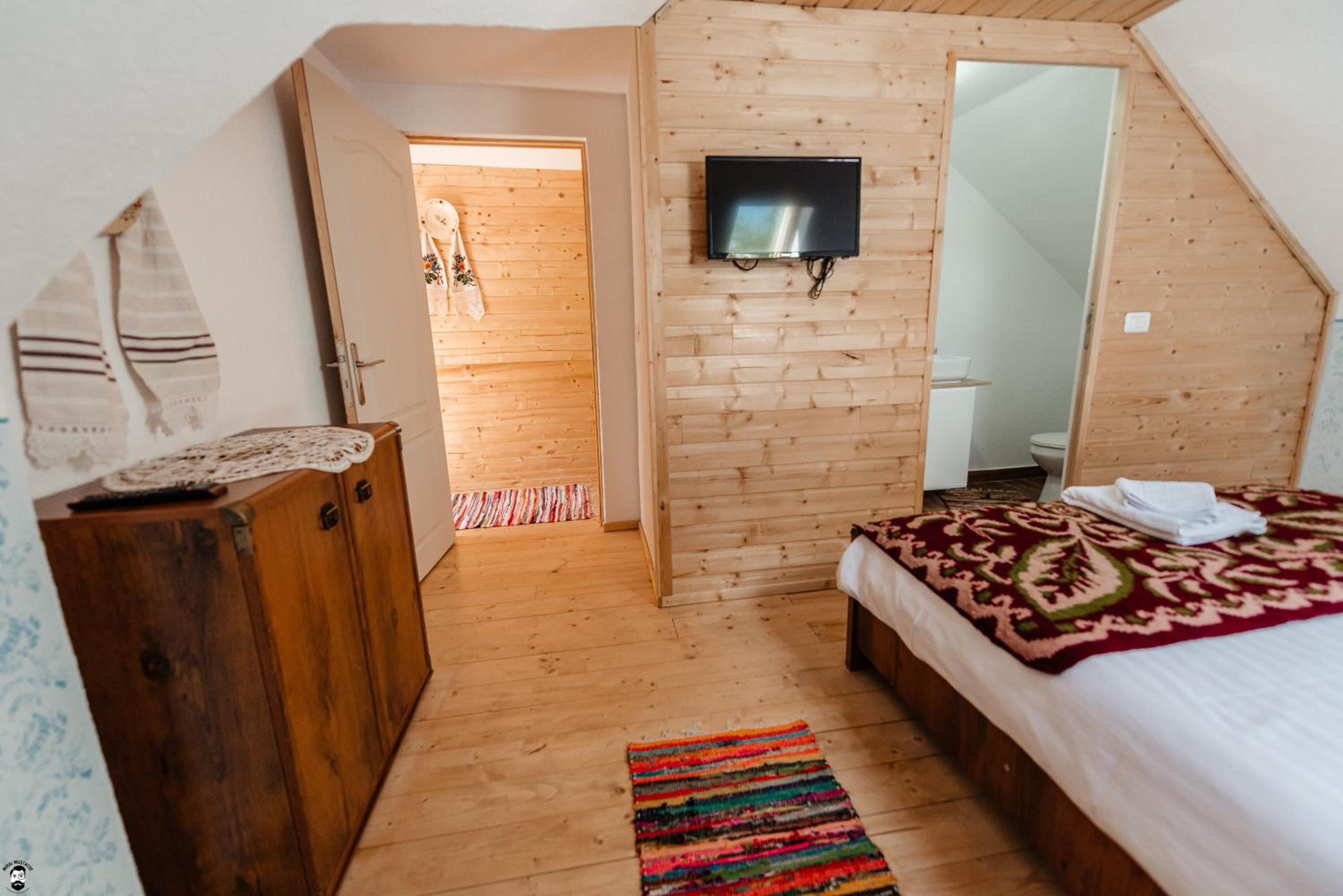 Two-Bedroom House - Photo 18