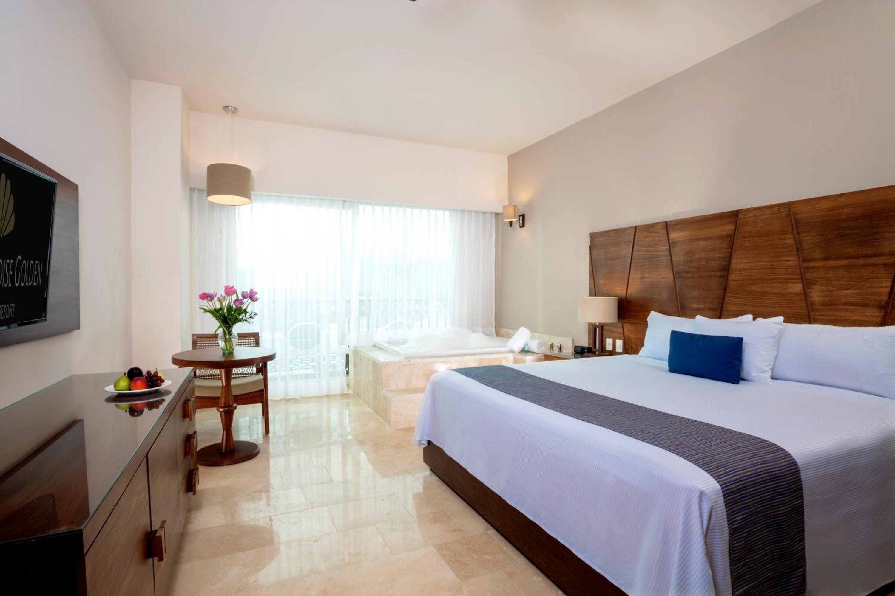 King Suite photo 3