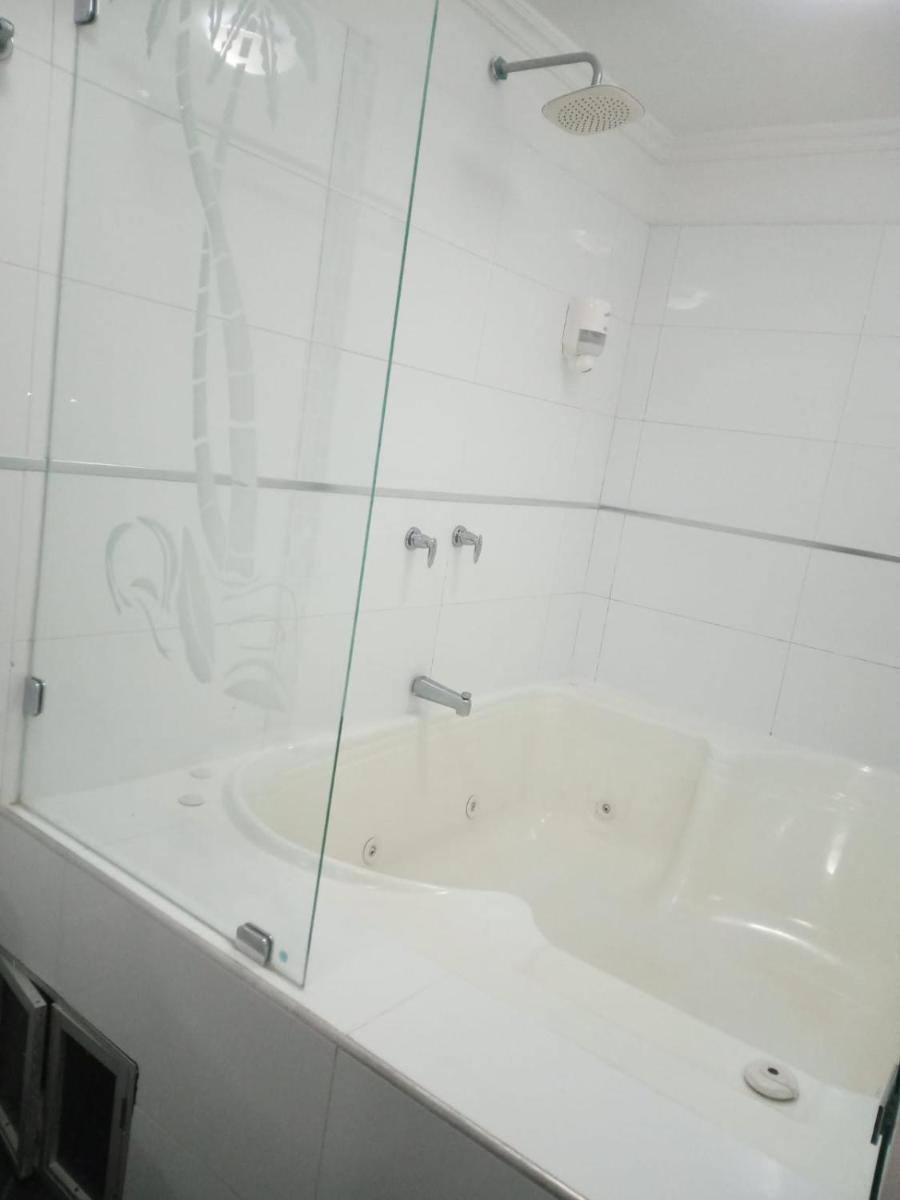 King Suite with Spa Bath photo 3