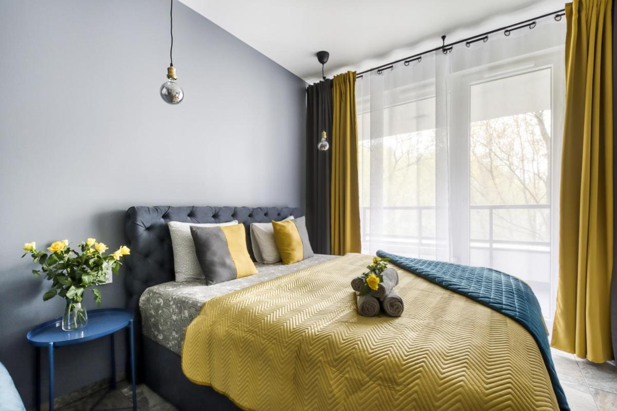 King Studio with Sofa Bed