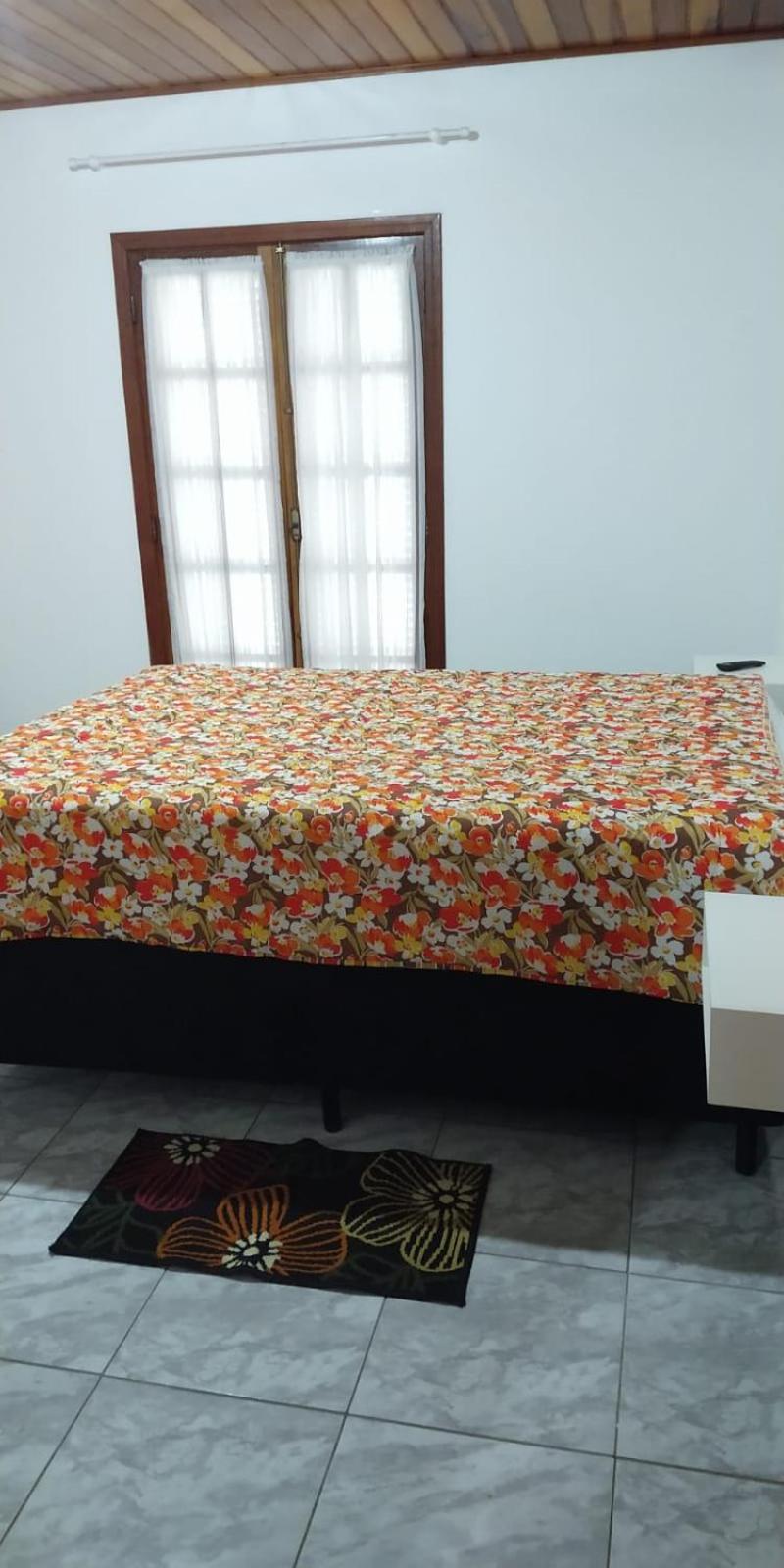 One-Bedroom Apartment - Photo 1